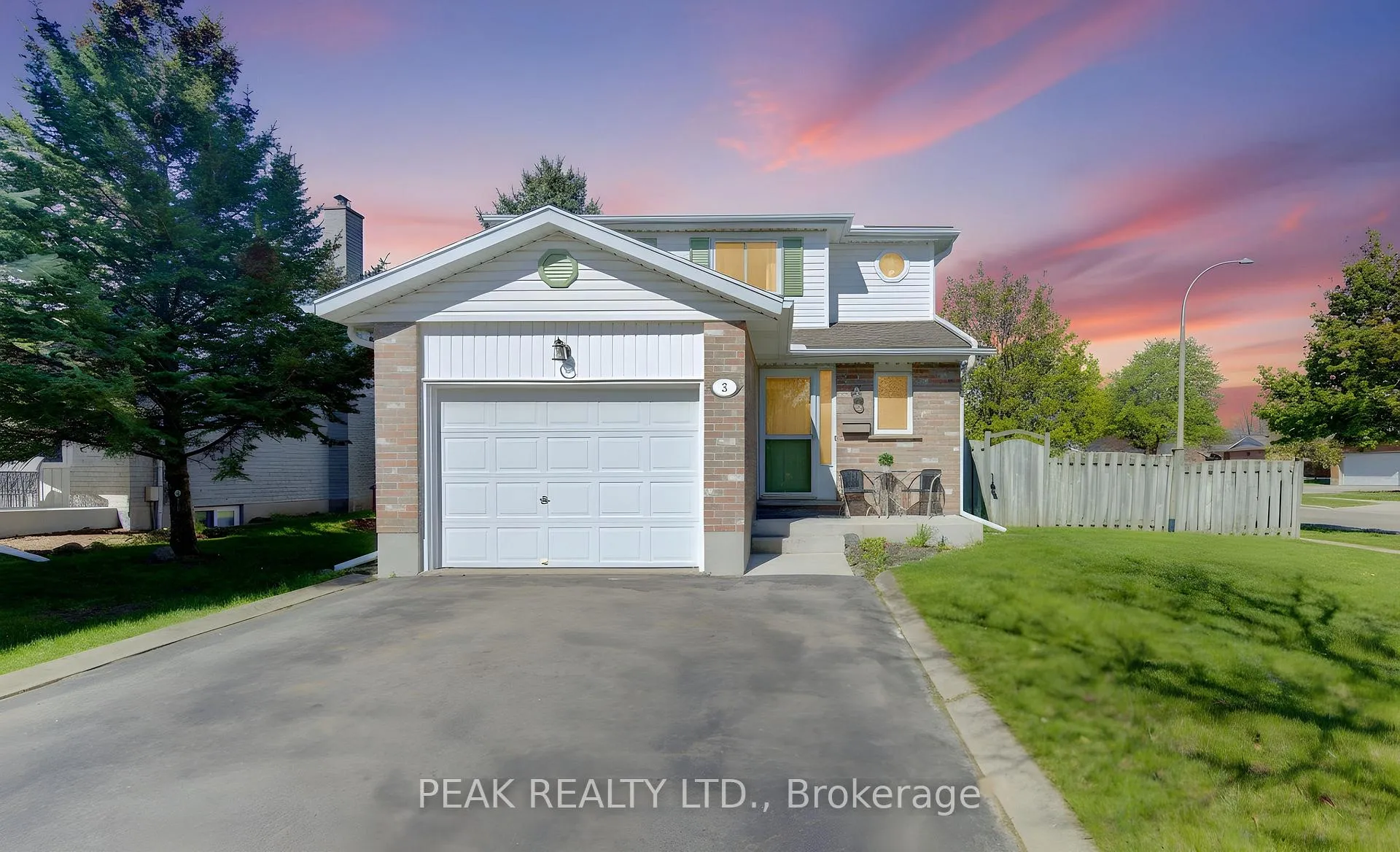 Photo 2 of 3 Marlis Crescent, Kitchener — HOMEH