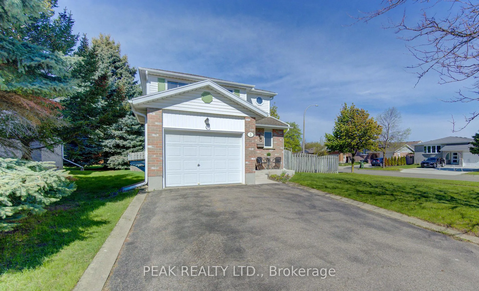 Photo 4 of 3 Marlis Crescent, Kitchener — HOMEH