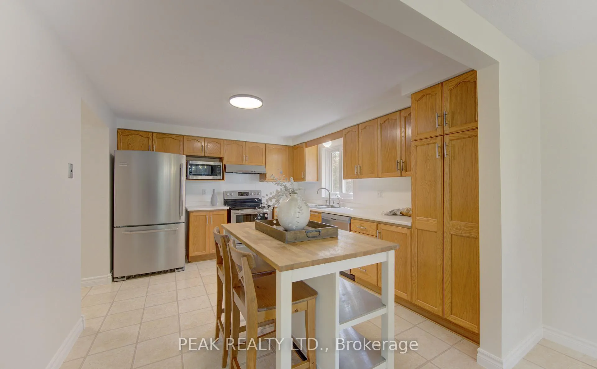 Photo 11 of 3 Marlis Crescent, Kitchener — HOMEH