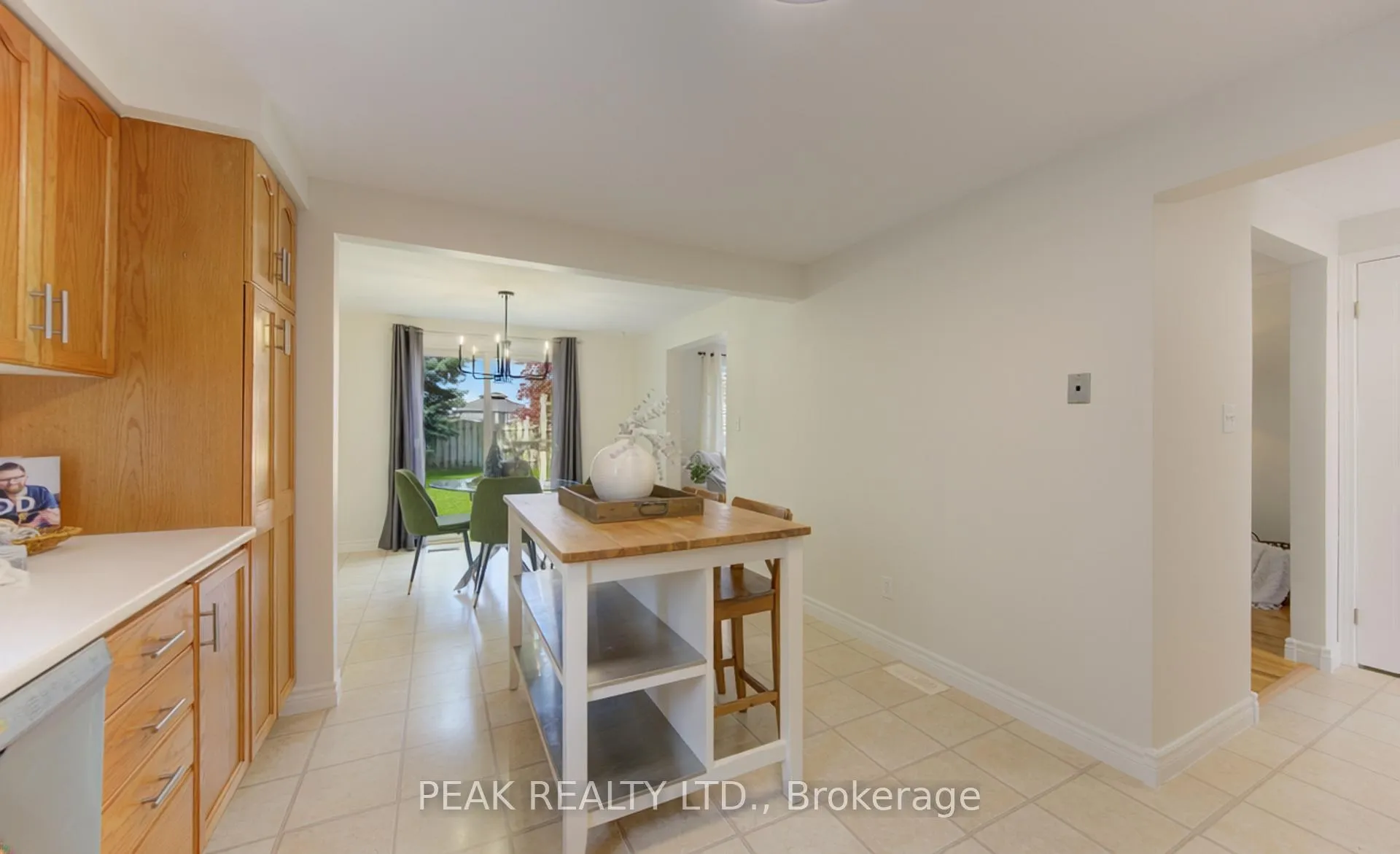 Photo 13 of 3 Marlis Crescent, Kitchener — HOMEH
