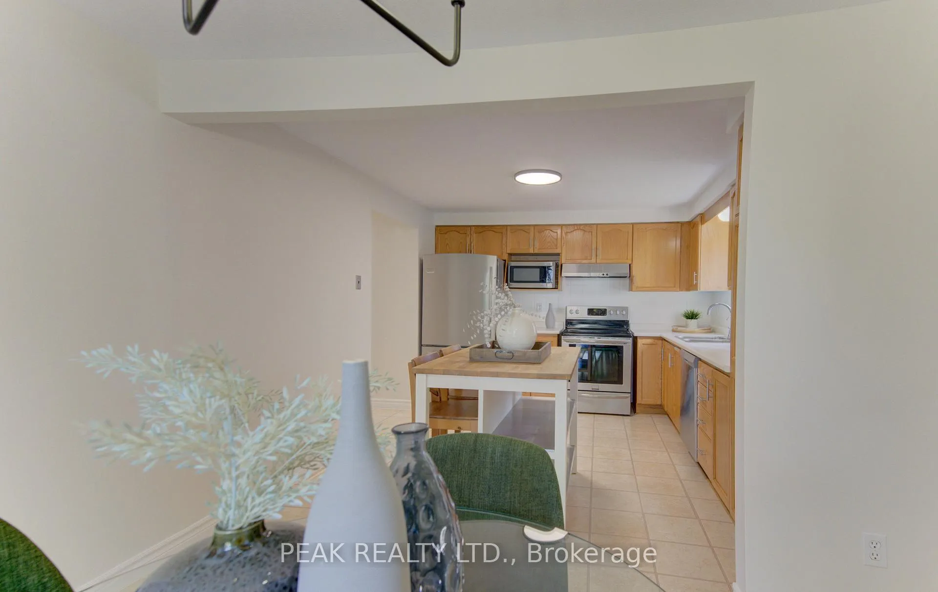 Photo 14 of 3 Marlis Crescent, Kitchener — HOMEH