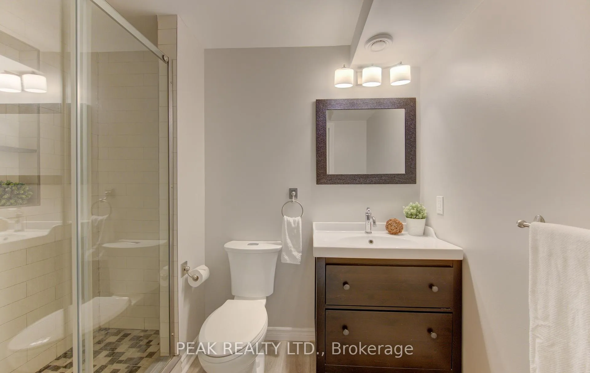 Photo 35 of 3 Marlis Crescent, Kitchener — HOMEH