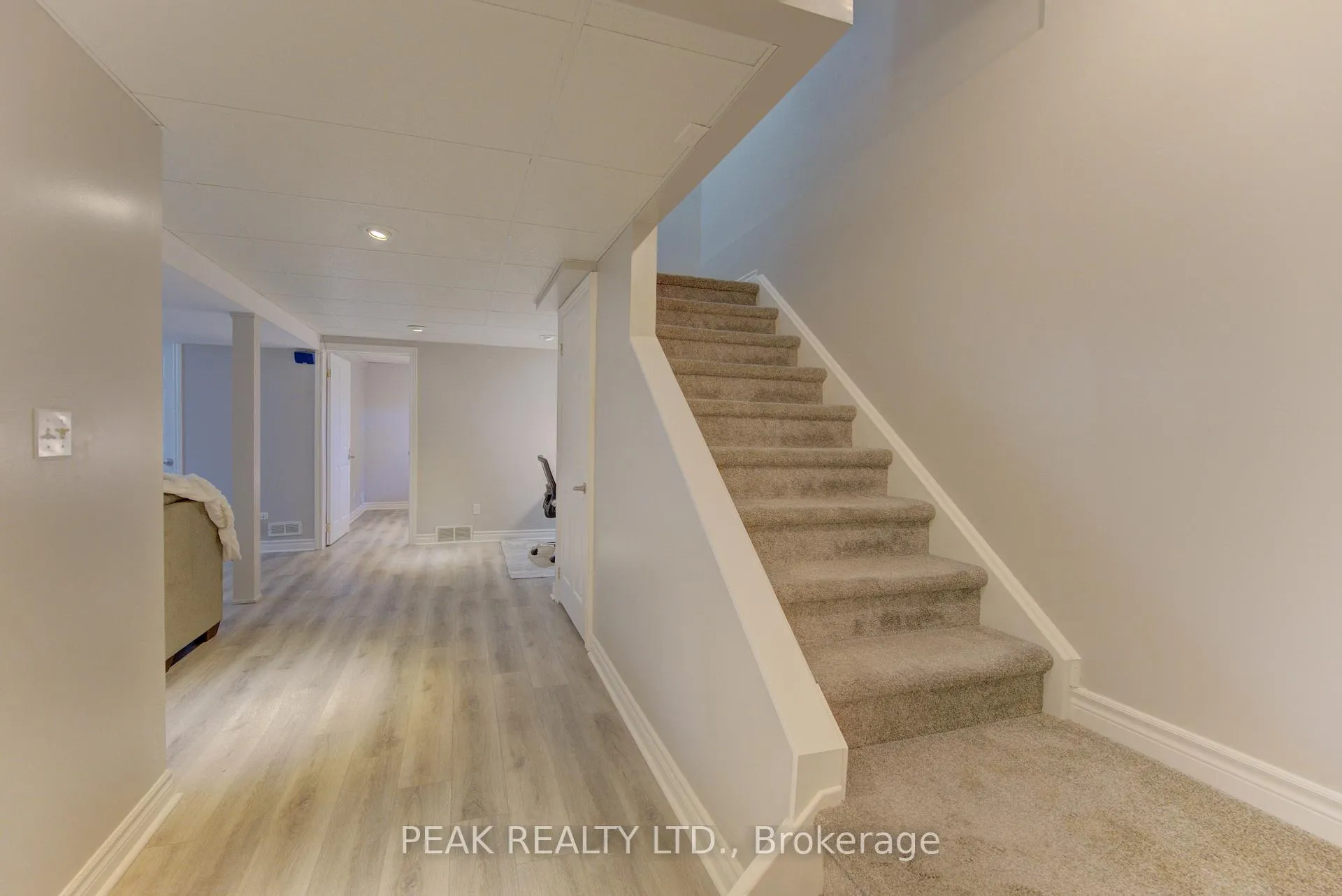 Photo 36 of 3 Marlis Crescent, Kitchener — HOMEH