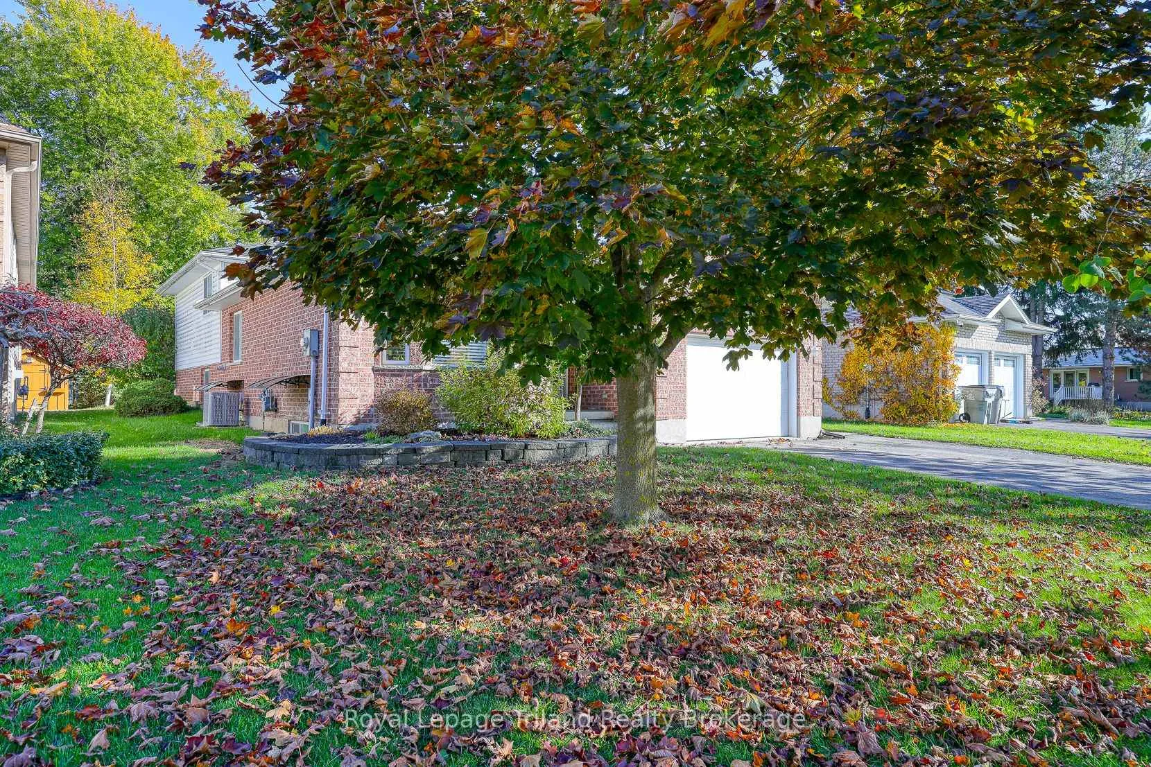 Photo 4 of 89 Markham Street, St. Marys — HOMEH