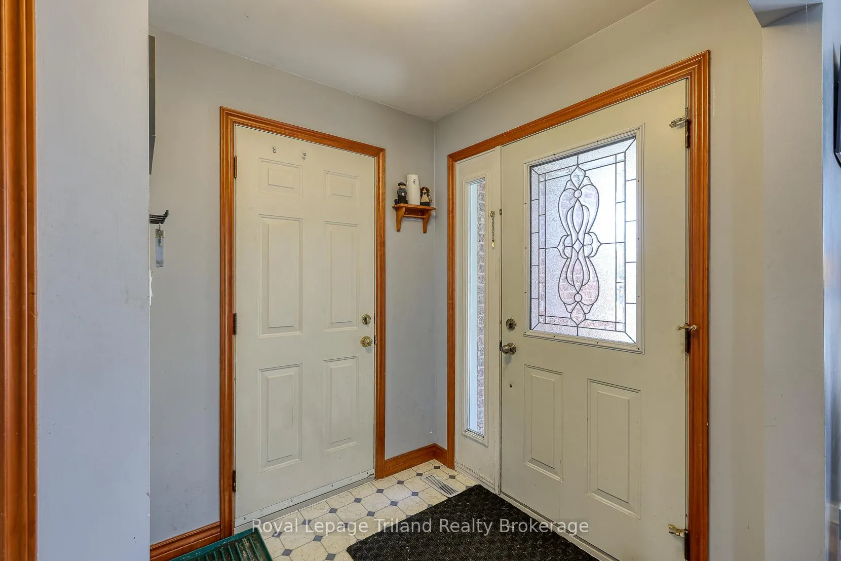 Photo 7 of 89 Markham Street, St. Marys — HOMEH