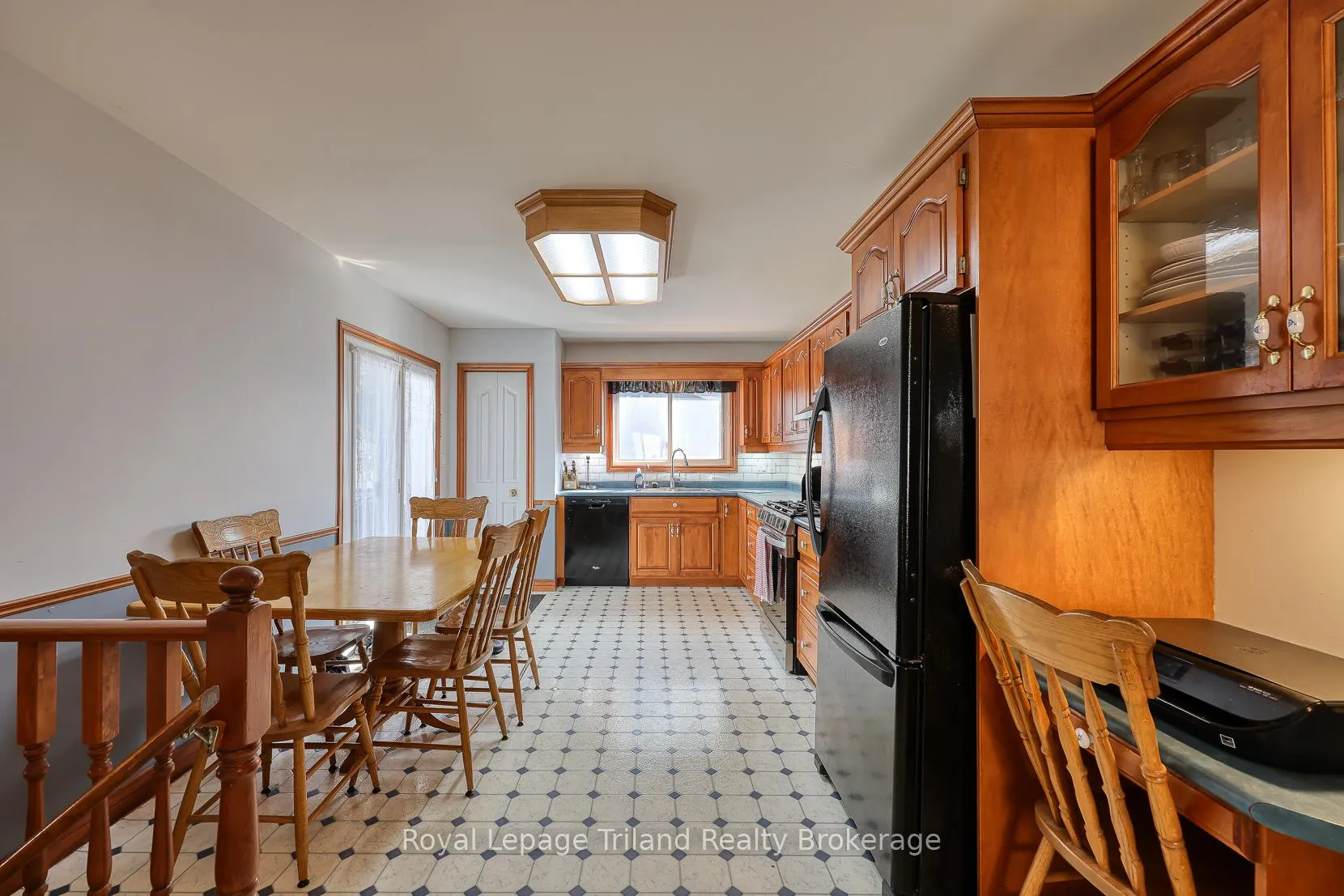 Photo 13 of 89 Markham Street, St. Marys — HOMEH