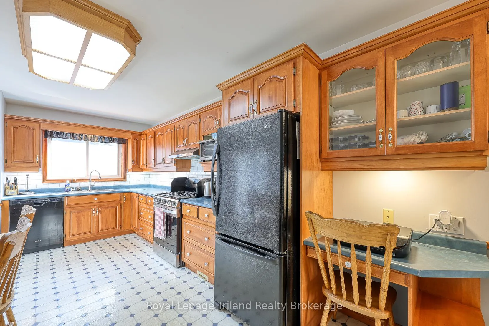Photo 14 of 89 Markham Street, St. Marys — HOMEH