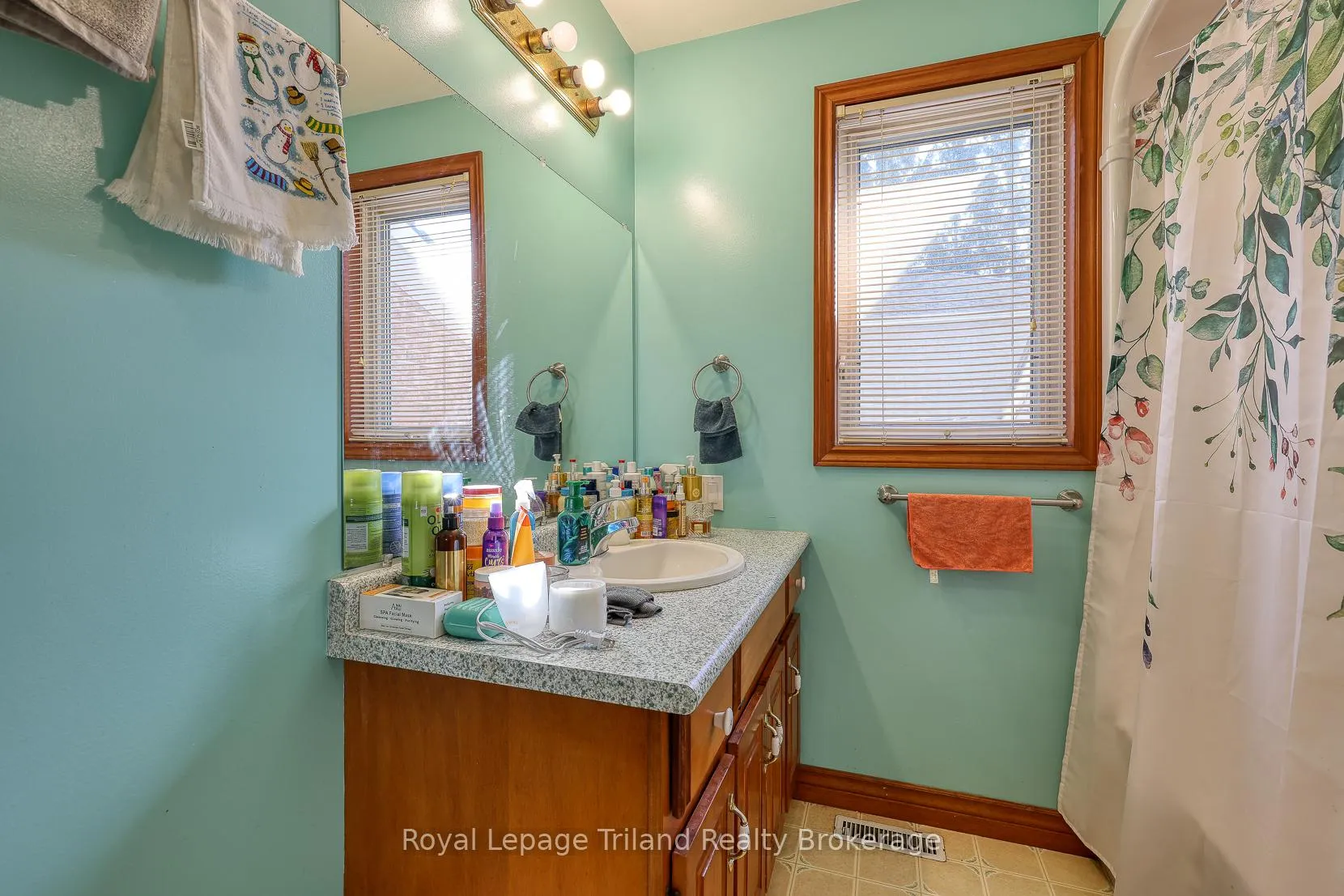 Photo 22 of 89 Markham Street, St. Marys — HOMEH