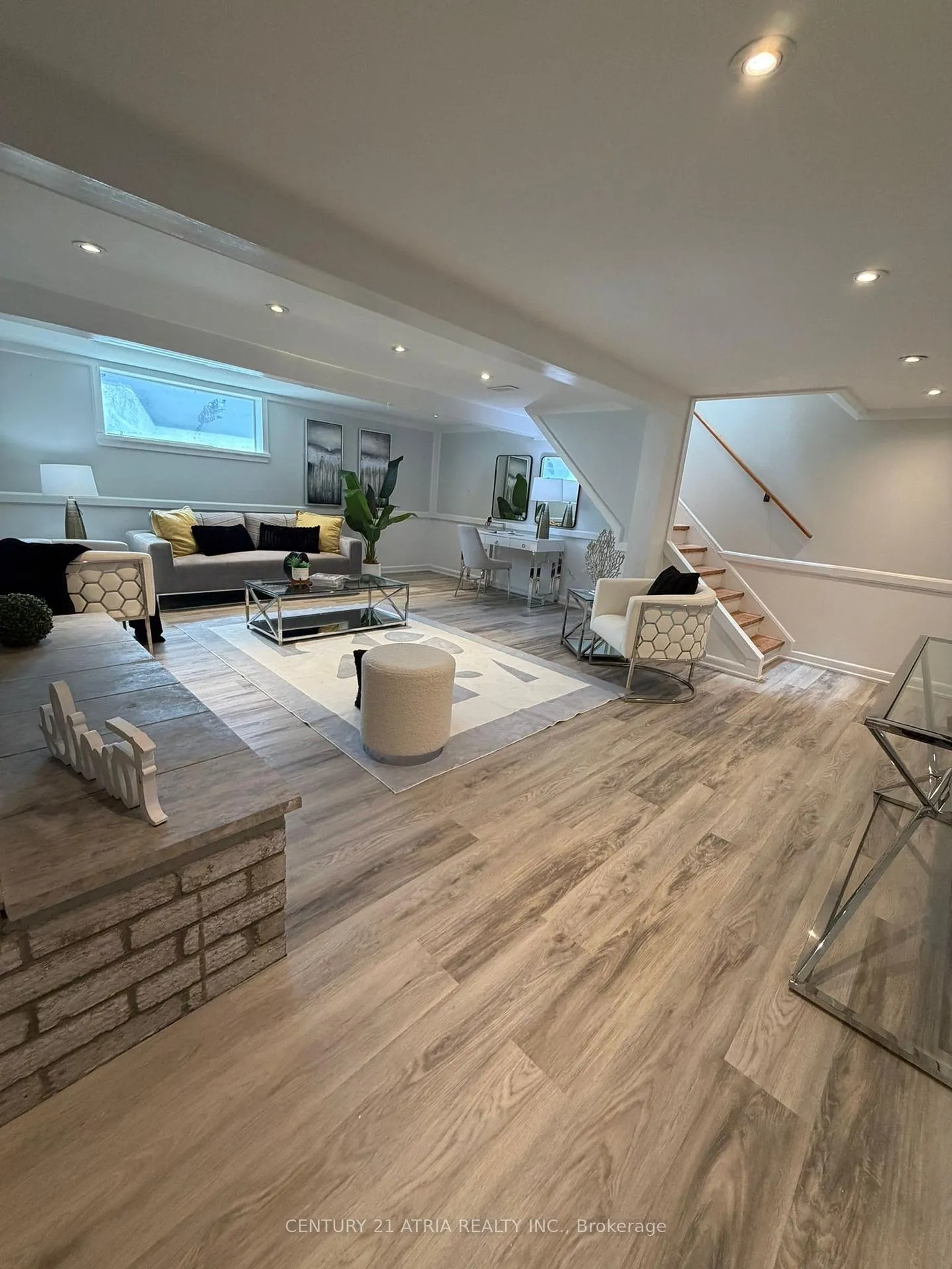 Photo 7 of 27 Waterbend Drive, Georgina, Keswick South — HOMEH