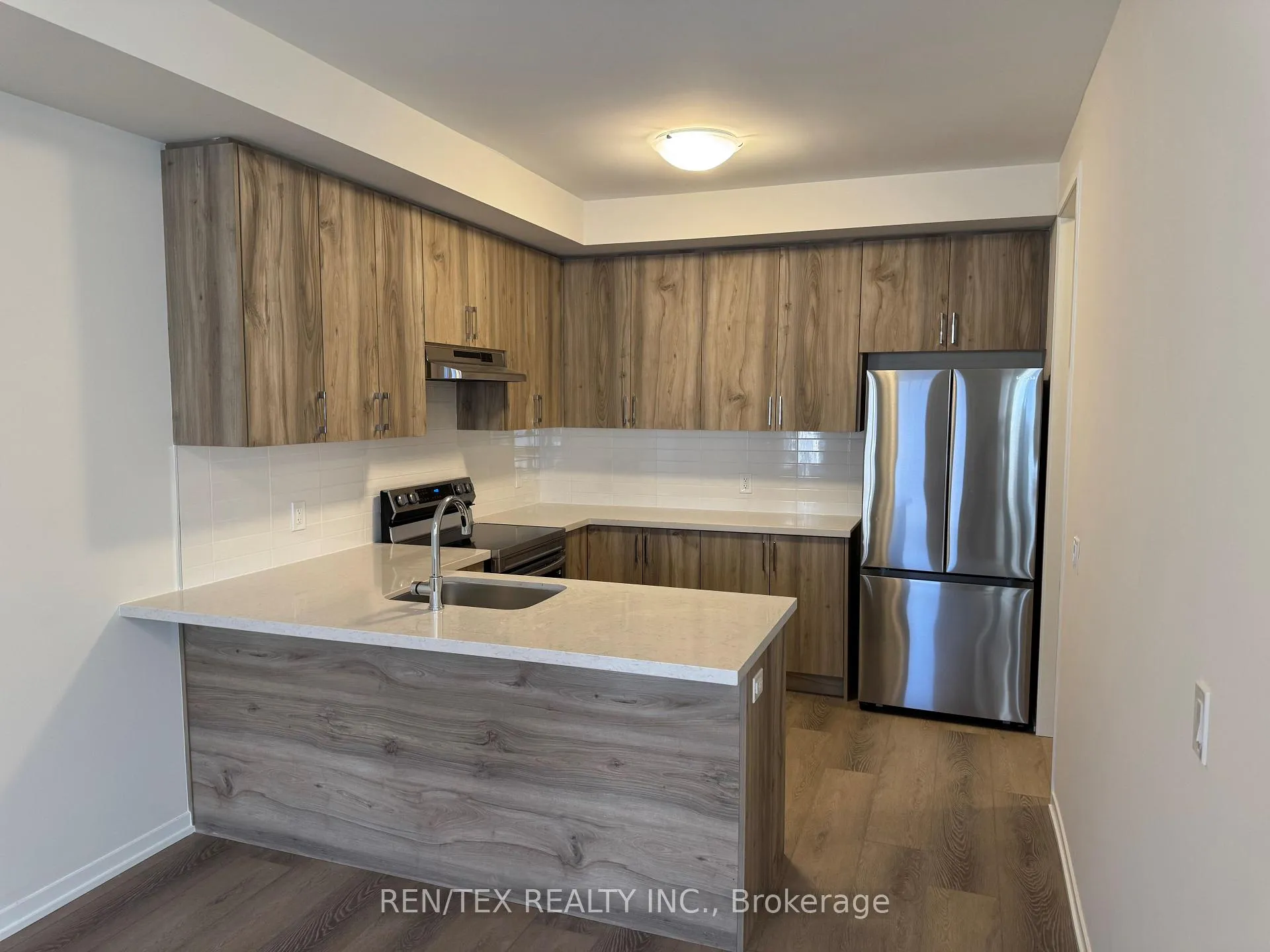 Photo 3 of 43 Arbour Green Crescent, Vaughan, Kleinburg — HOMEH
