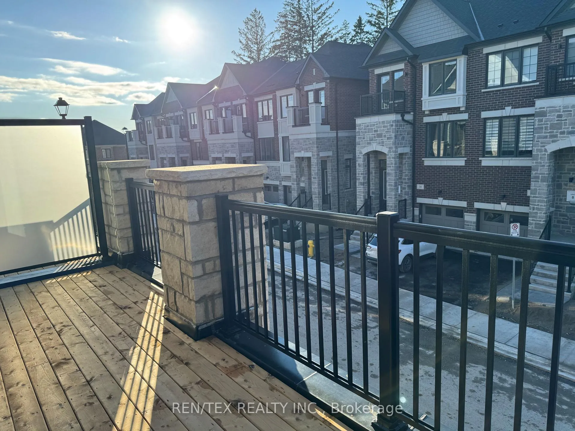 Photo 7 of 43 Arbour Green Crescent, Vaughan, Kleinburg — HOMEH