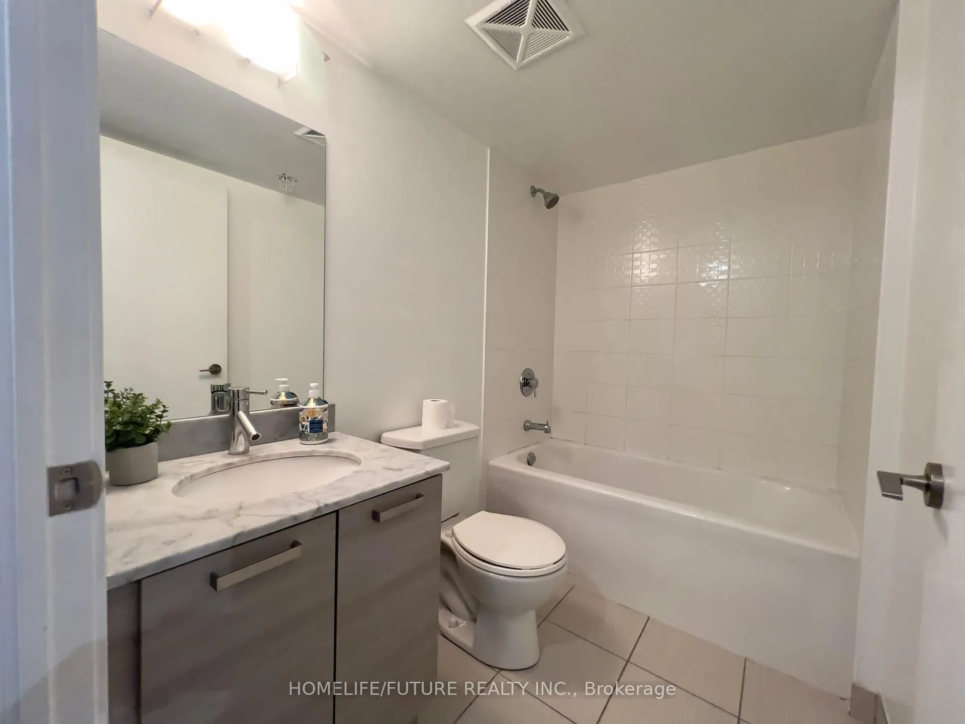 Photo 3 of Unit 503E, 36 Lisgar Street, Toronto, Little Portugal — HOMEH