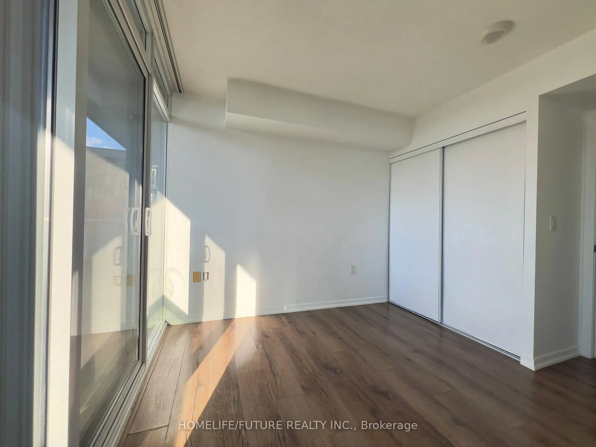 Photo 5 of Unit 503E, 36 Lisgar Street, Toronto, Little Portugal — HOMEH