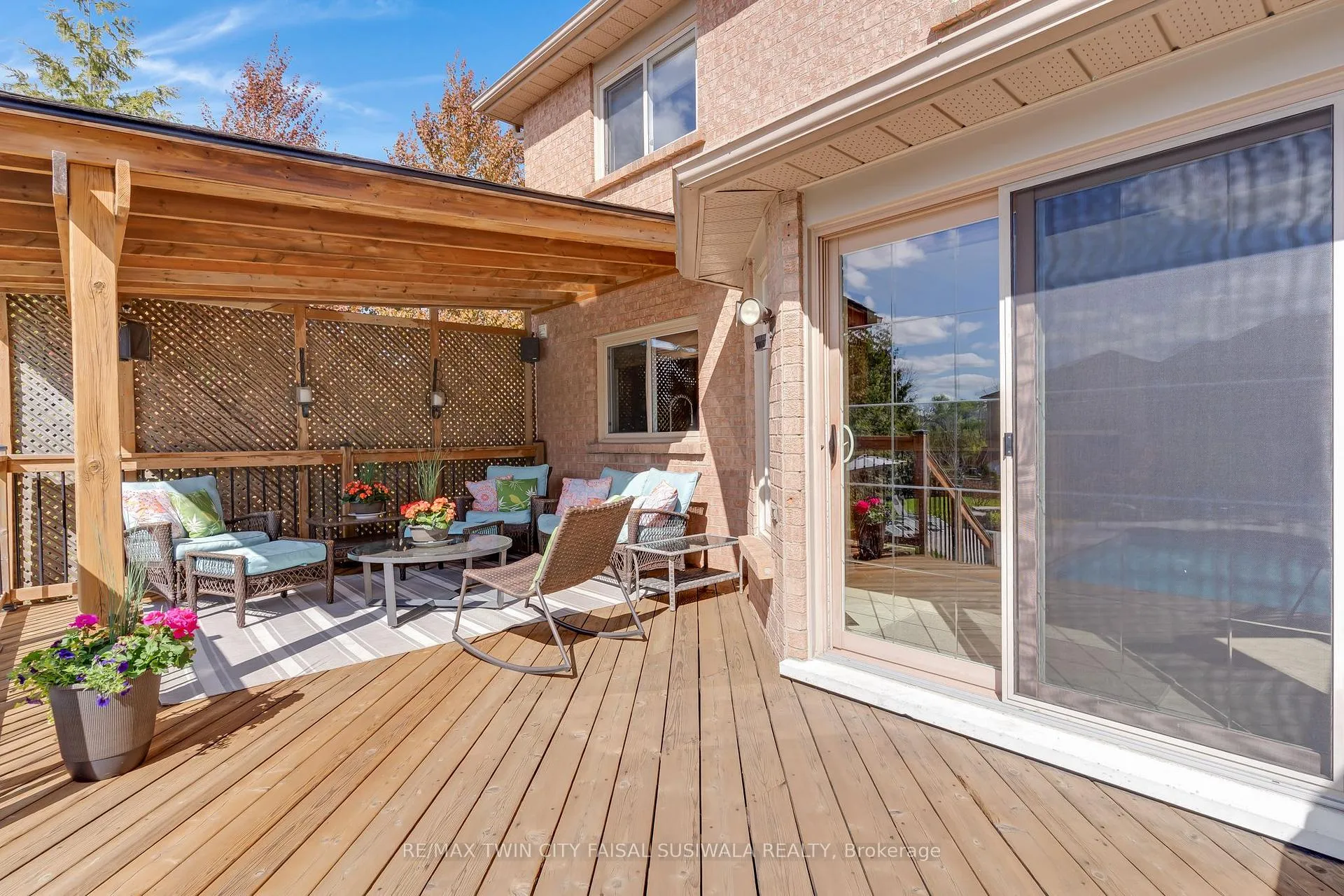 Photo 11 of 667 Burnett Avenue, Cambridge — HOMEH
