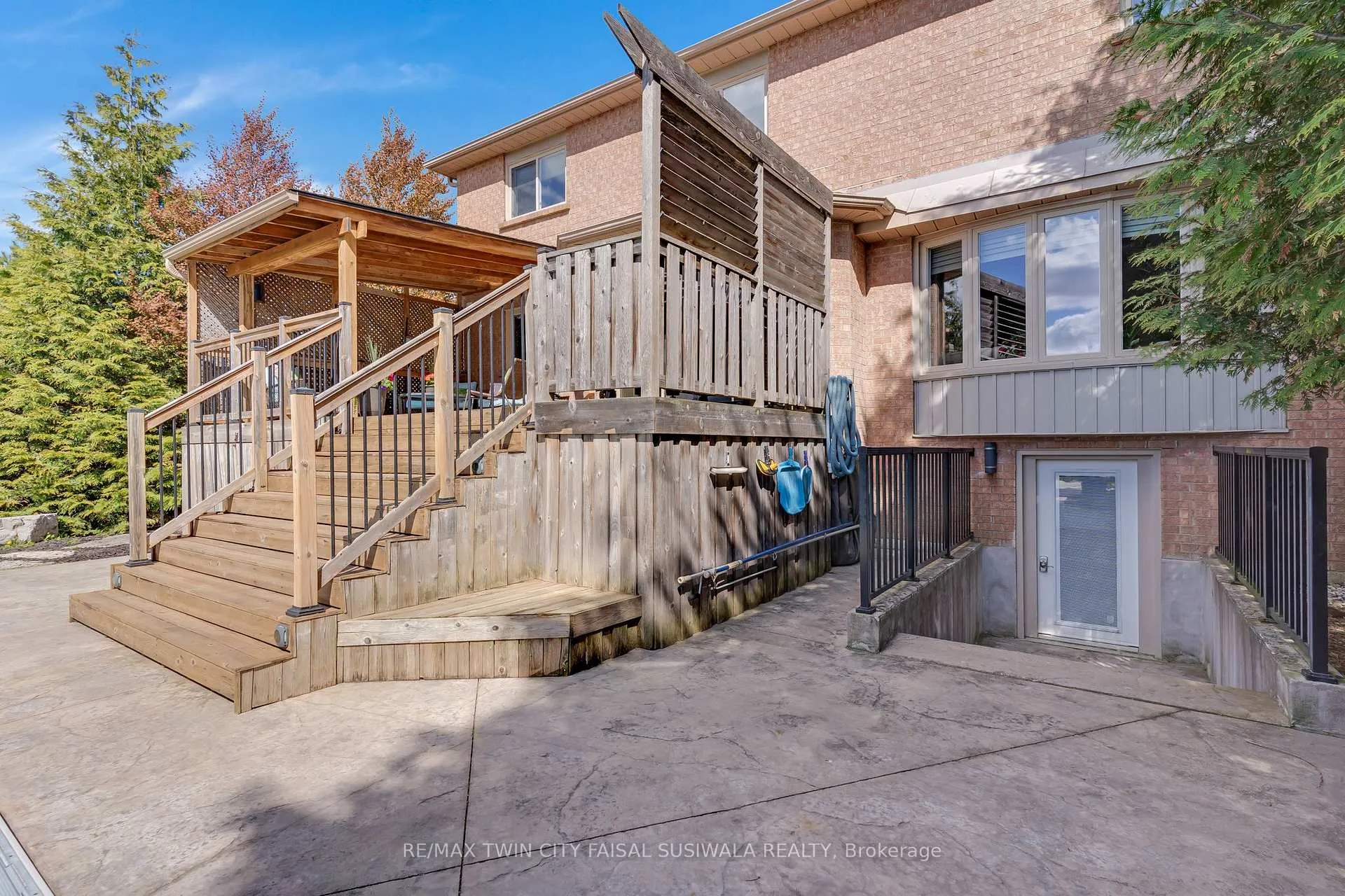 Photo 12 of 667 Burnett Avenue, Cambridge — HOMEH