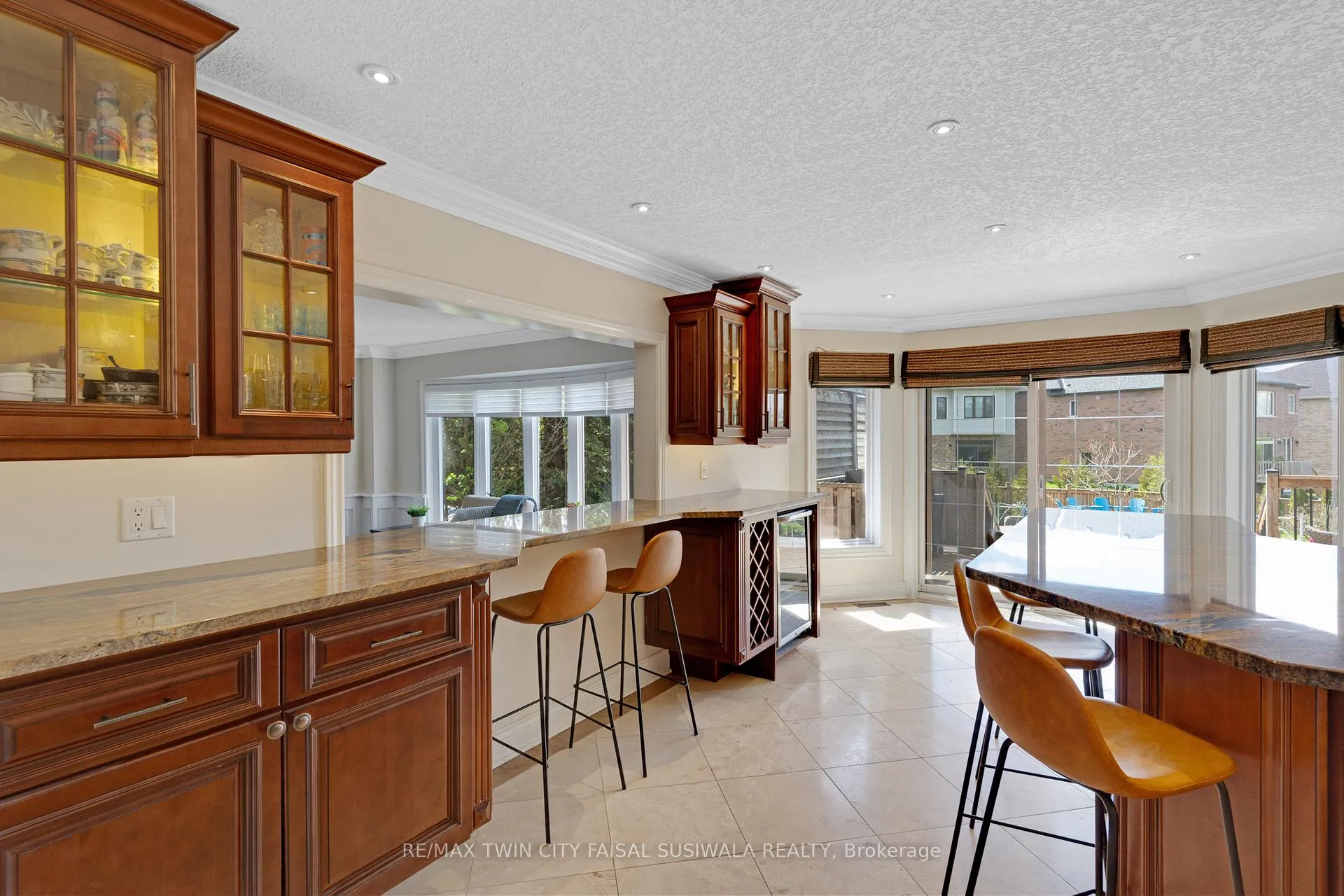 Photo 23 of 667 Burnett Avenue, Cambridge — HOMEH