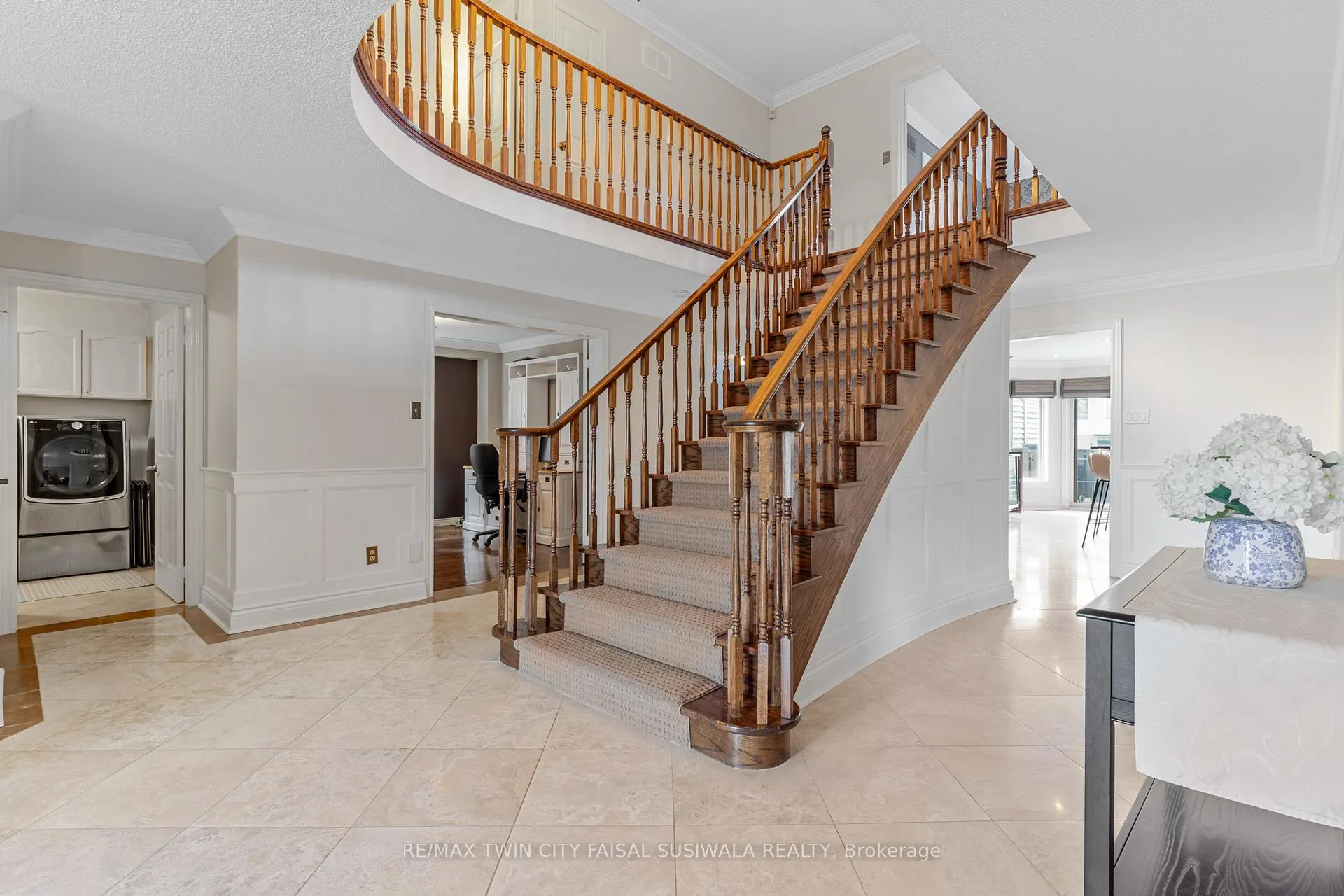 Photo 31 of 667 Burnett Avenue, Cambridge — HOMEH