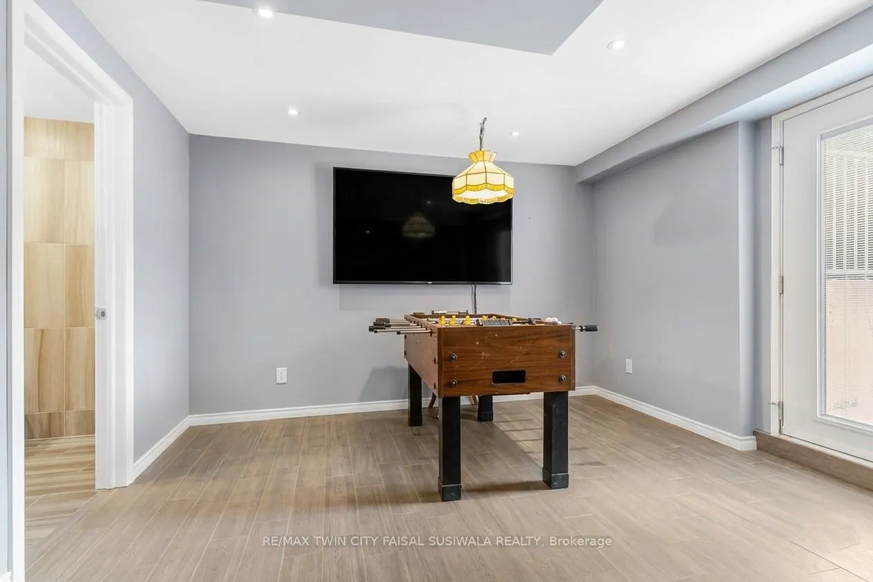 Photo 47 of 667 Burnett Avenue, Cambridge — HOMEH