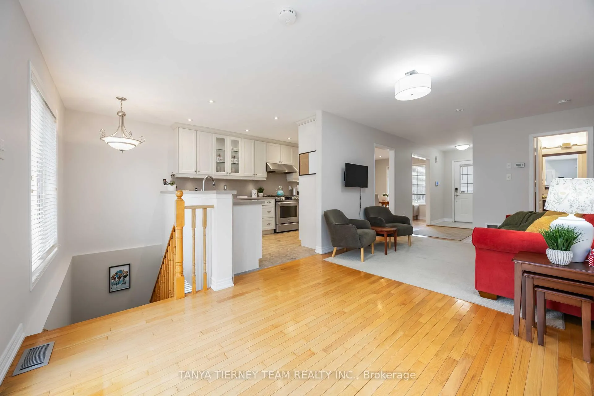 Photo 8 of 1130 Oakhill Avenue, Oshawa, Taunton — HOMEH