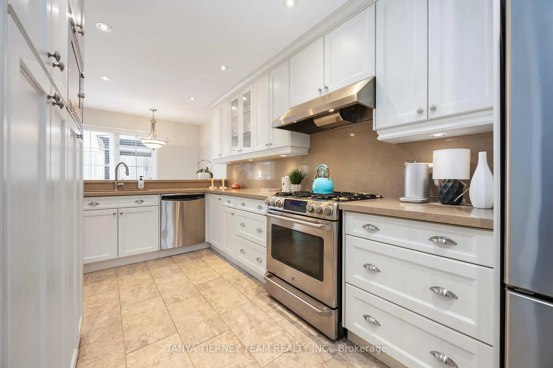 Photo 14 of 1130 Oakhill Avenue, Oshawa, Taunton — HOMEH