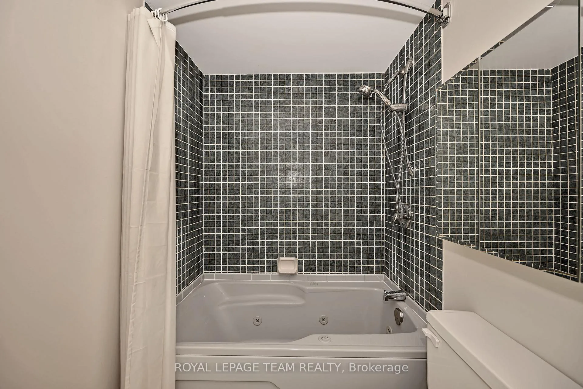 Photo 31 of Unit 2309, 1171 Ambleside Drive, Ottawa, Woodroffe — HOMEH