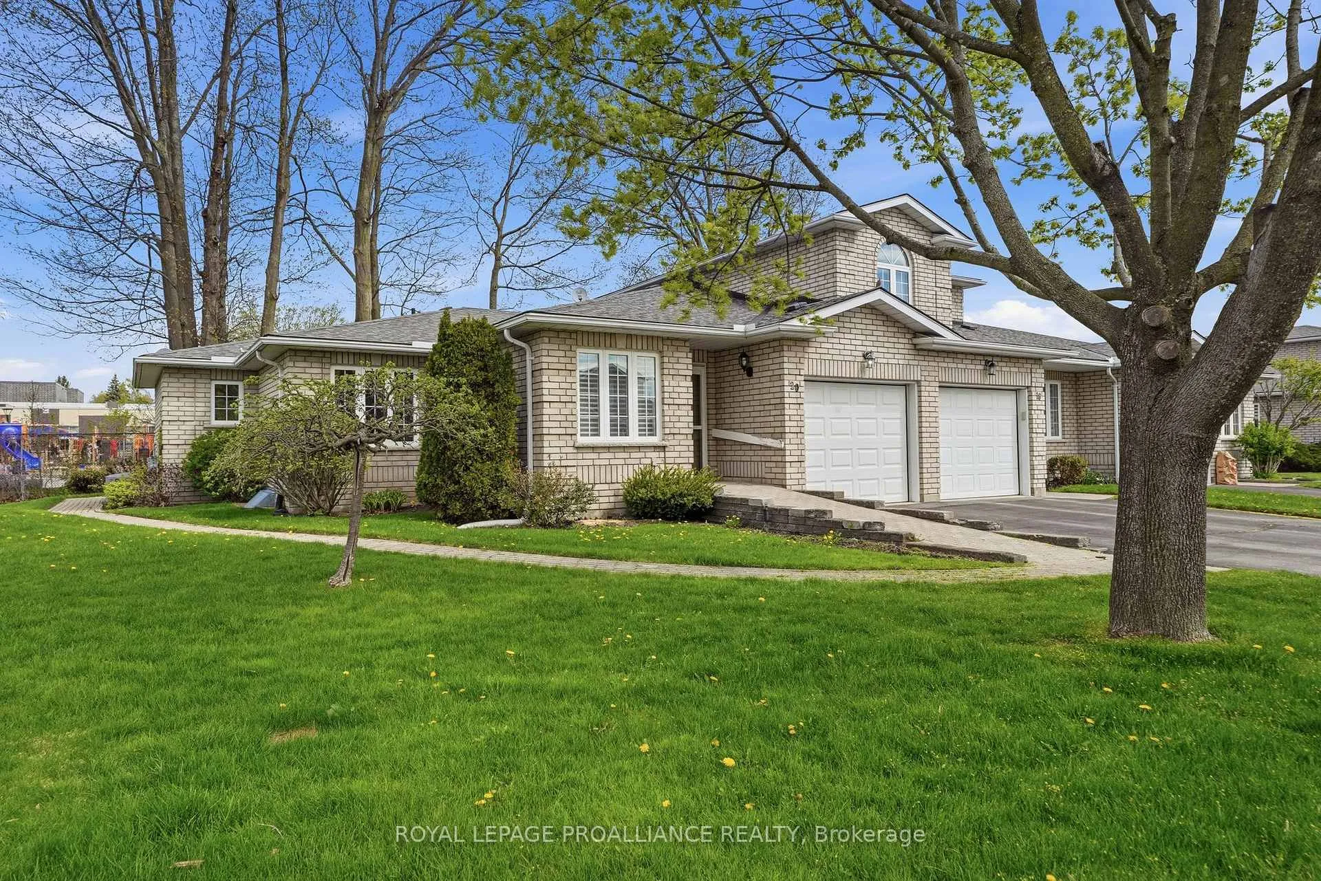 Photo 1 of 20 Pinegrove Court, Belleville, Belleville Ward — HOMEH