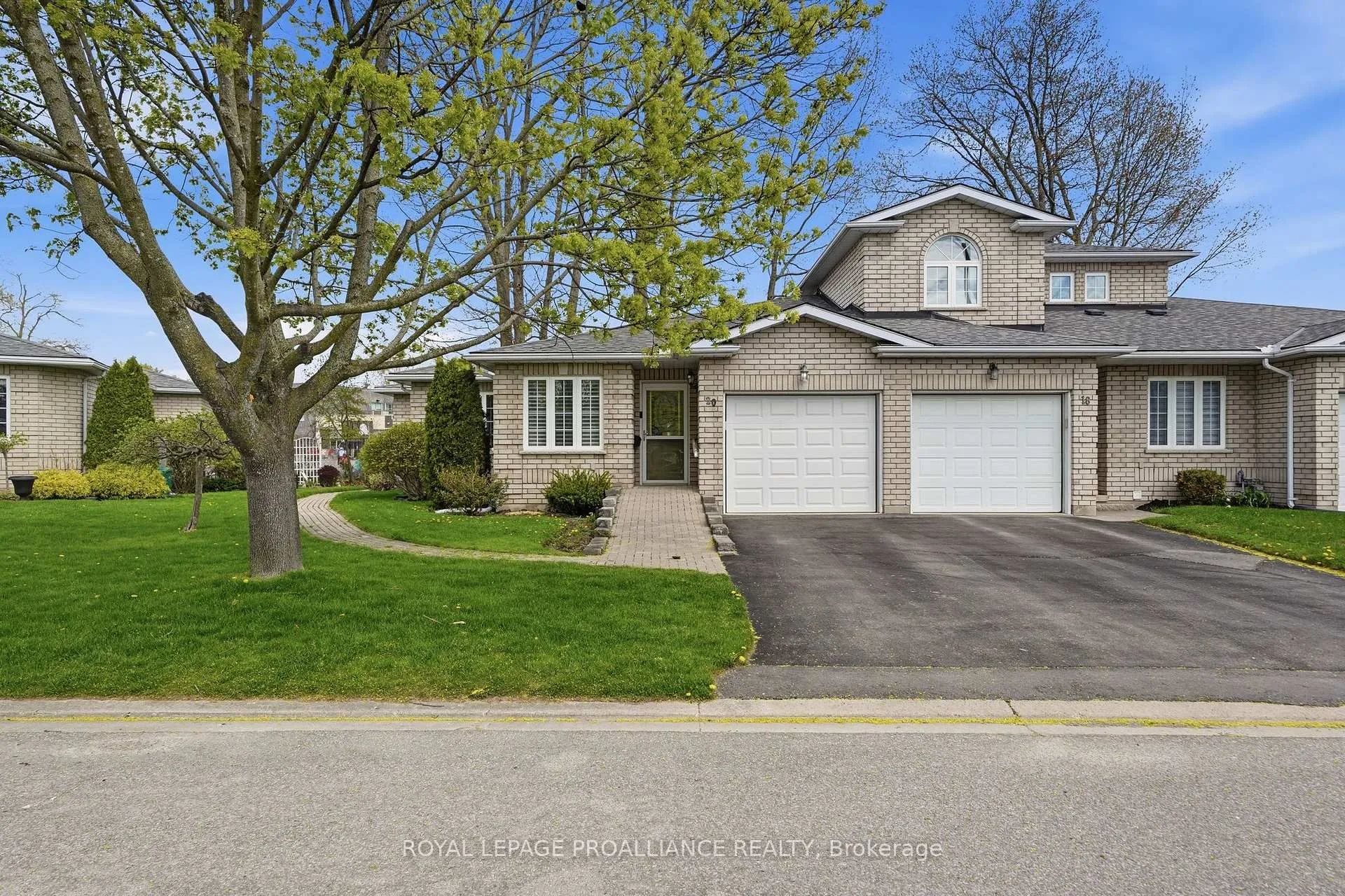 Photo 2 of 20 Pinegrove Court, Belleville, Belleville Ward — HOMEH