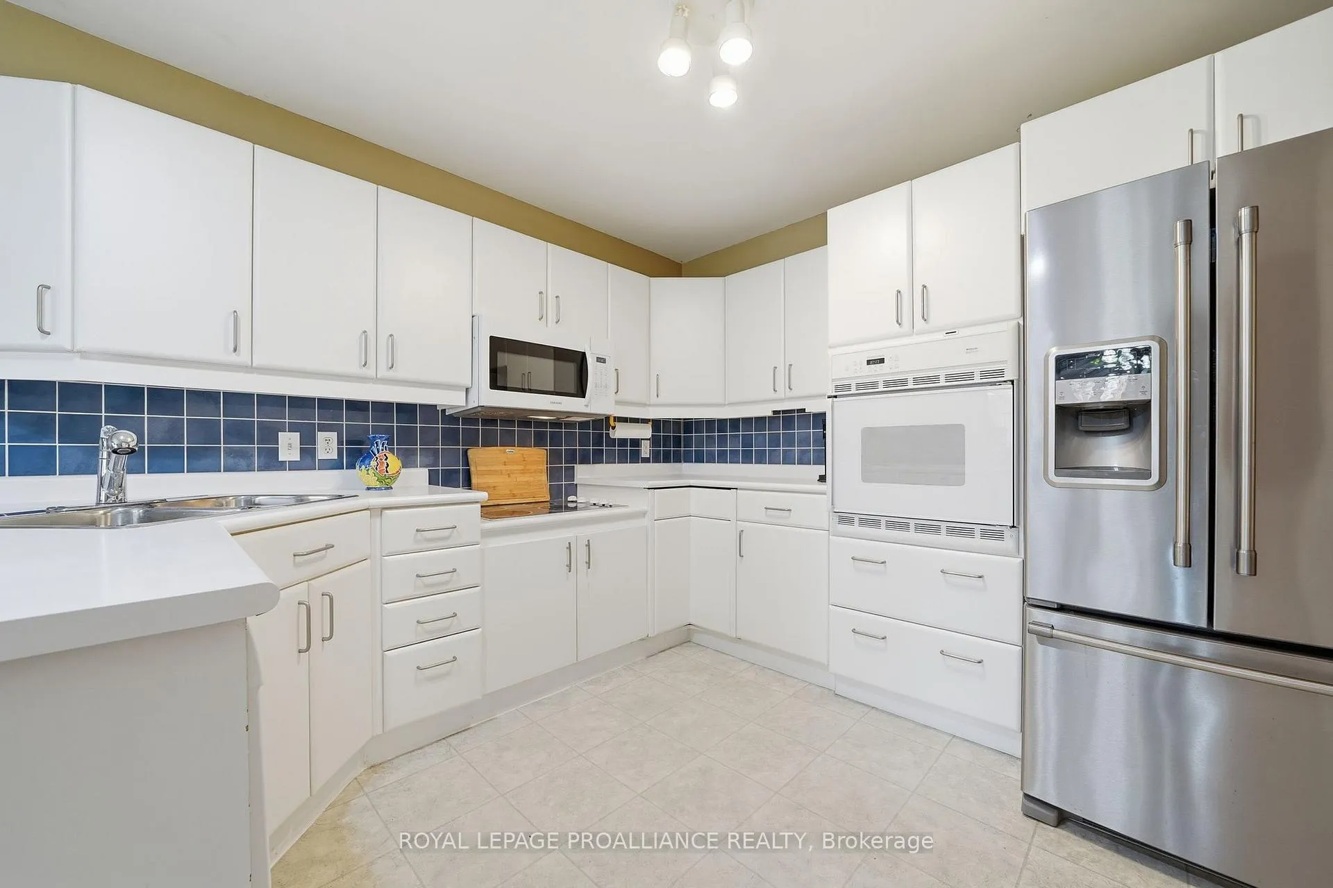 Photo 7 of 20 Pinegrove Court, Belleville, Belleville Ward — HOMEH