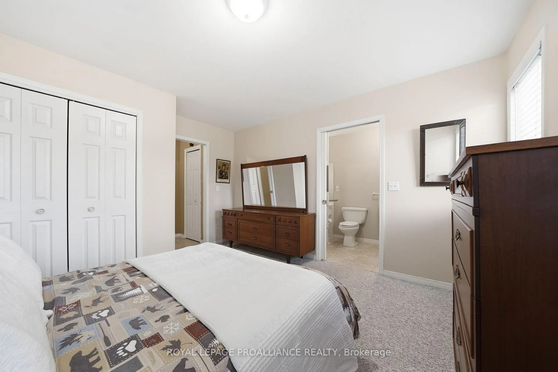 Photo 14 of 20 Pinegrove Court, Belleville, Belleville Ward — HOMEH