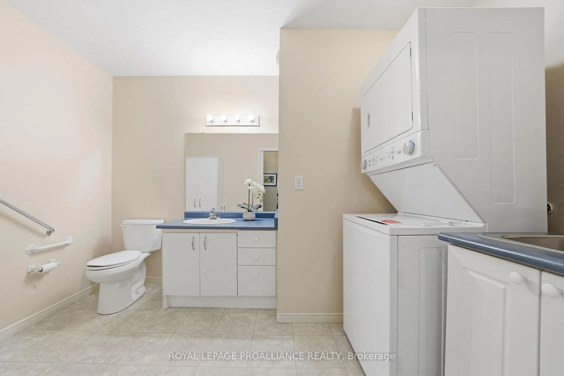 Photo 21 of 20 Pinegrove Court, Belleville, Belleville Ward — HOMEH