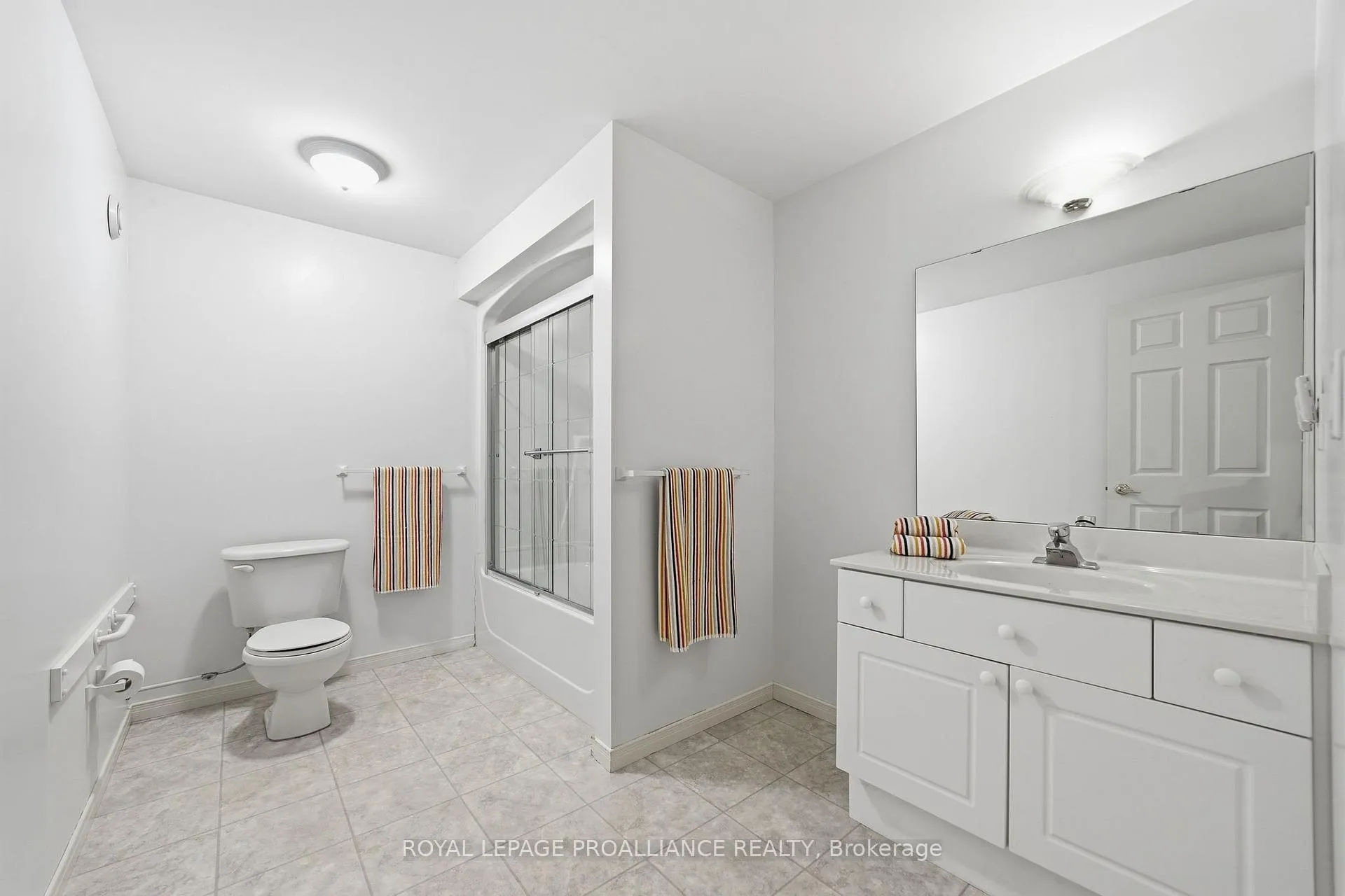 Photo 28 of 20 Pinegrove Court, Belleville, Belleville Ward — HOMEH