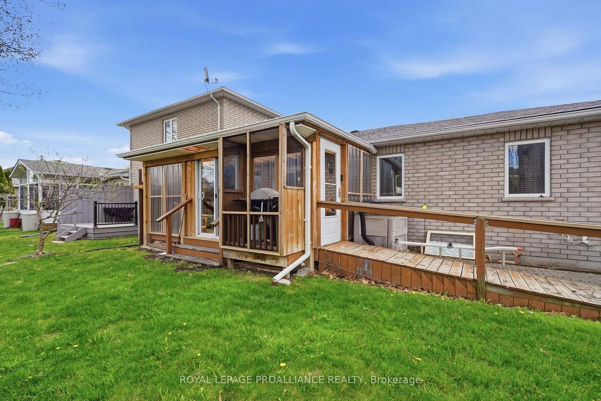 Photo 36 of 20 Pinegrove Court, Belleville, Belleville Ward — HOMEH