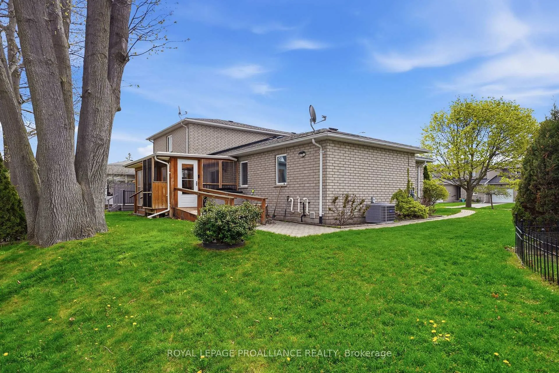 Photo 37 of 20 Pinegrove Court, Belleville, Belleville Ward — HOMEH