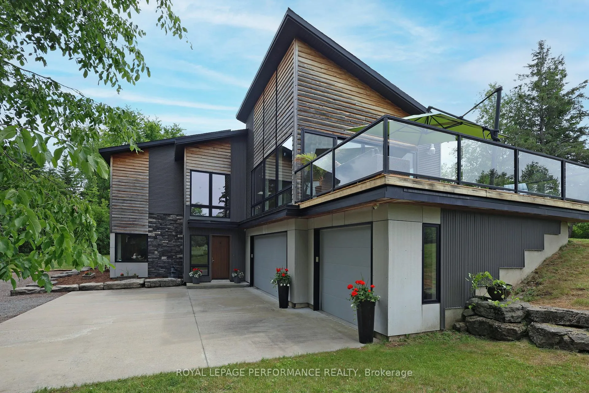Front of 1141 Julia Court