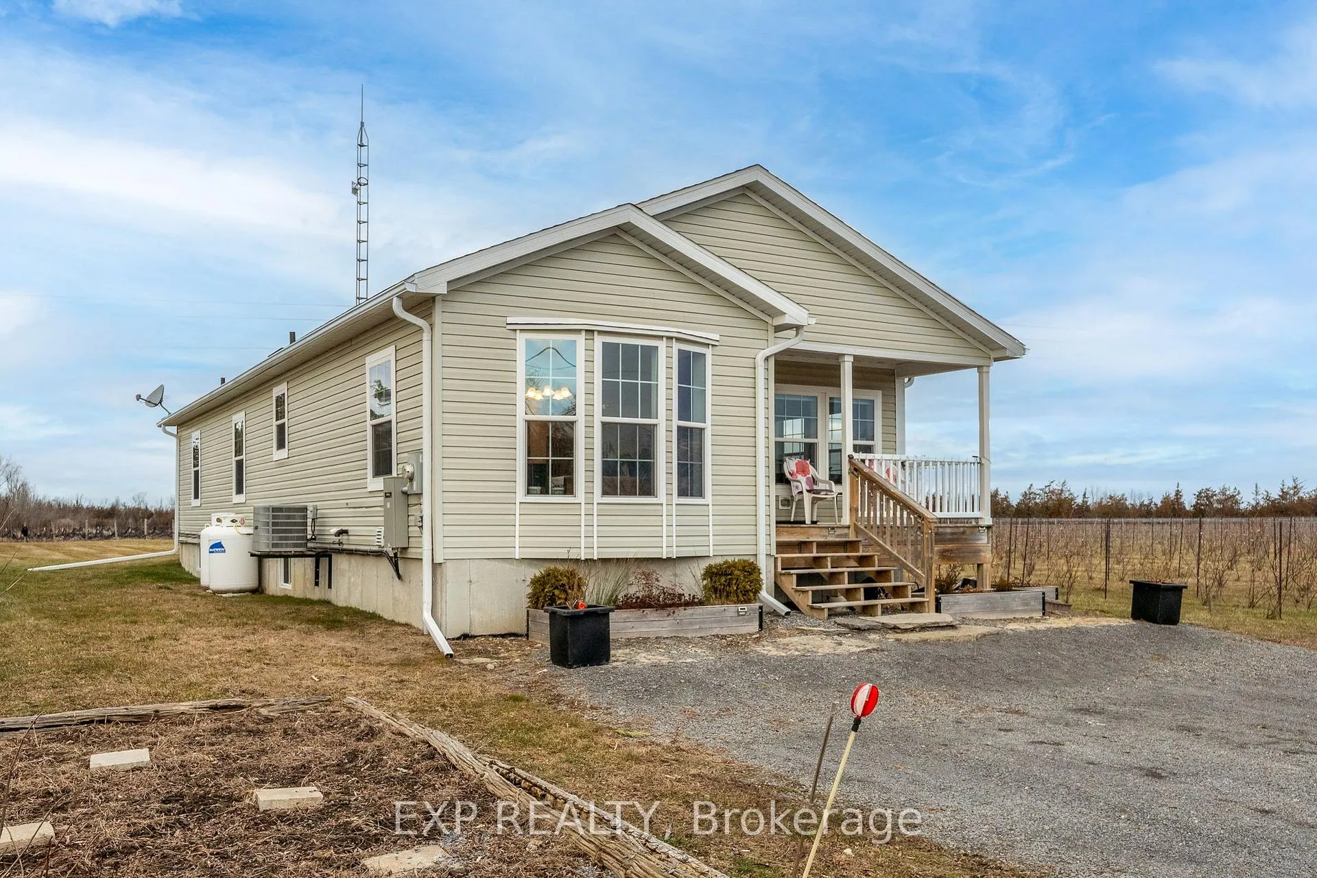 Photo 3 of 3589 County Road 8, Prince Edward County, North Marysburg Ward — HOMEH