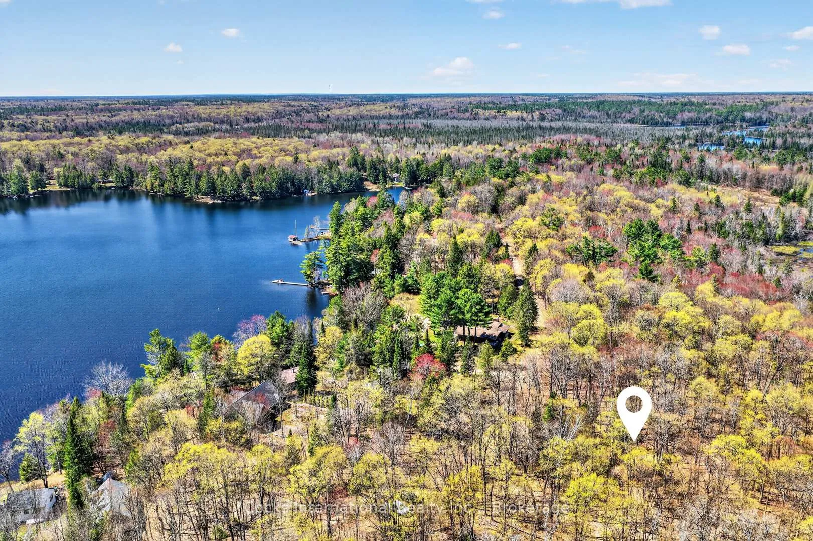 Photo 2 of 1165 Spring Lake Road, Bracebridge, Draper — HOMEH