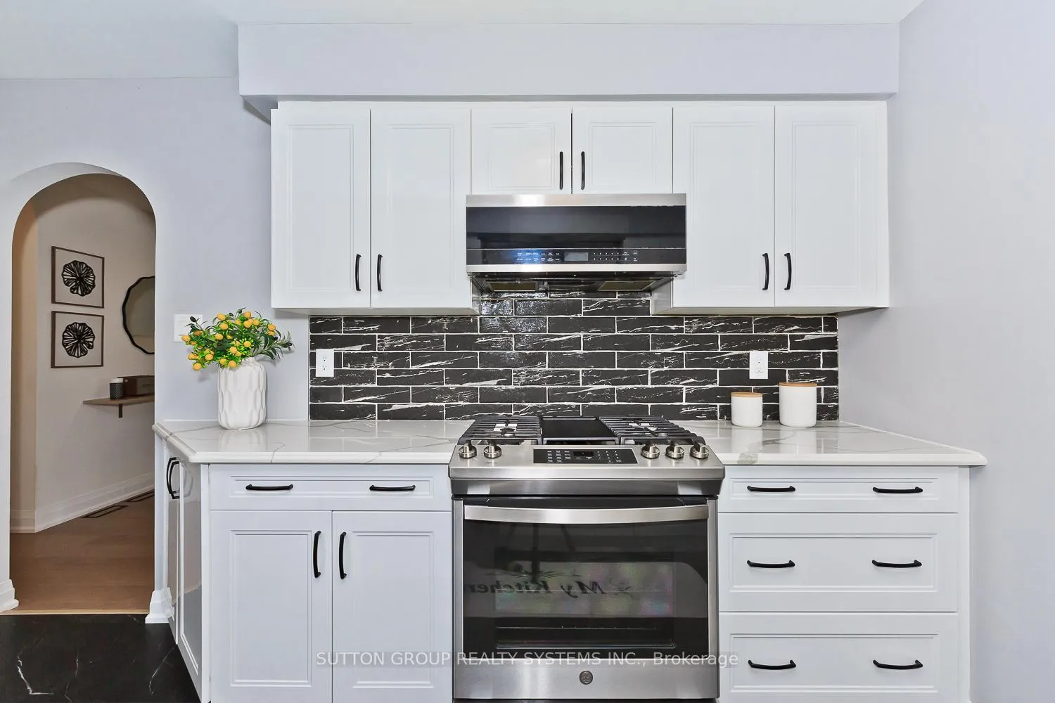 Photo 13 of 653 Winston Road, Grimsby, Grimsby Beach — HOMEH