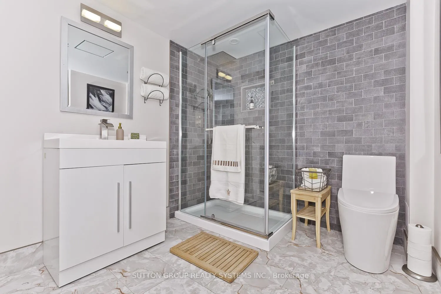 Photo 39 of 653 Winston Road, Grimsby, Grimsby Beach — HOMEH