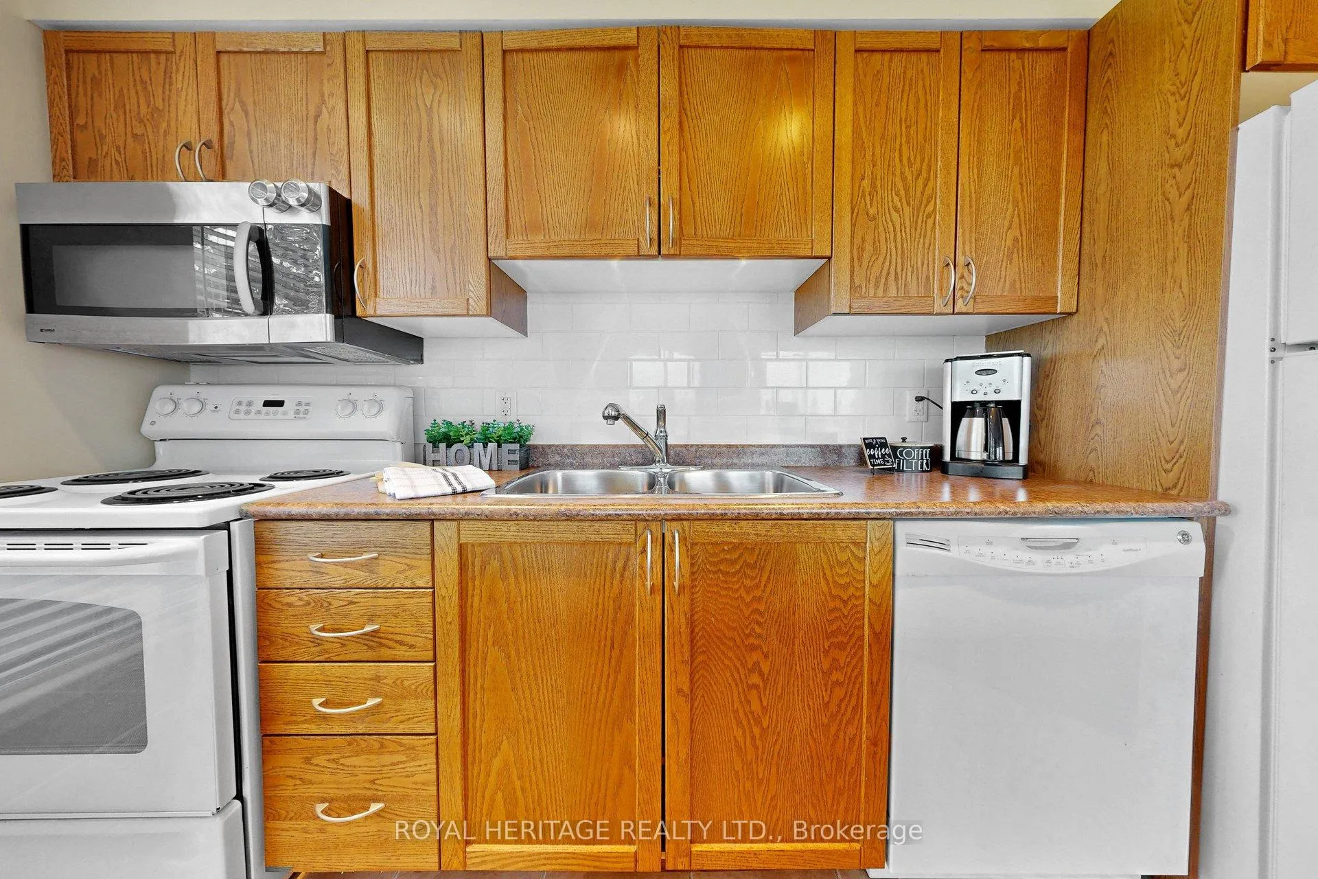 Photo 12 of Unit 112, 340 Watson Street W, Whitby, Port Whitby — HOMEH
