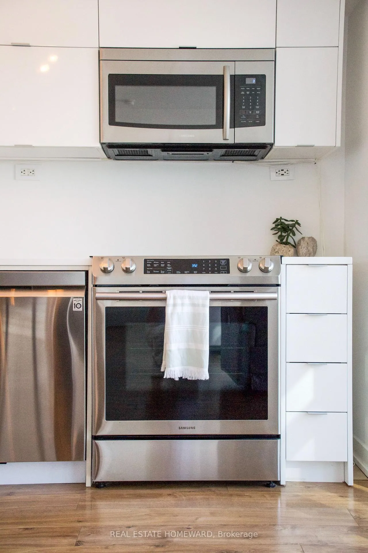 Photo 7 of Unit 1907, 151 Dan Leckie Way, Toronto, Waterfront Communities — HOMEH