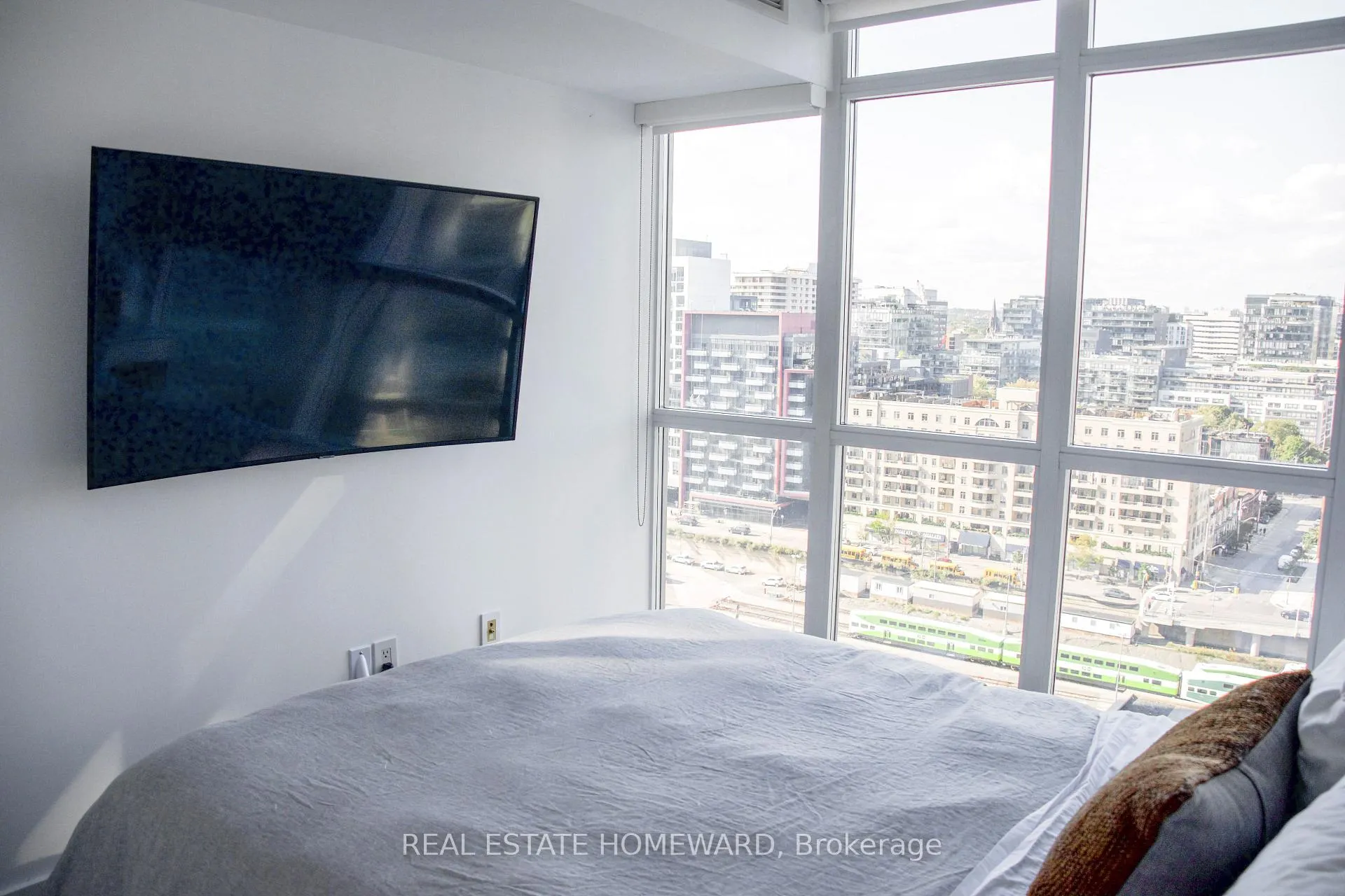 Photo 11 of Unit 1907, 151 Dan Leckie Way, Toronto, Waterfront Communities — HOMEH