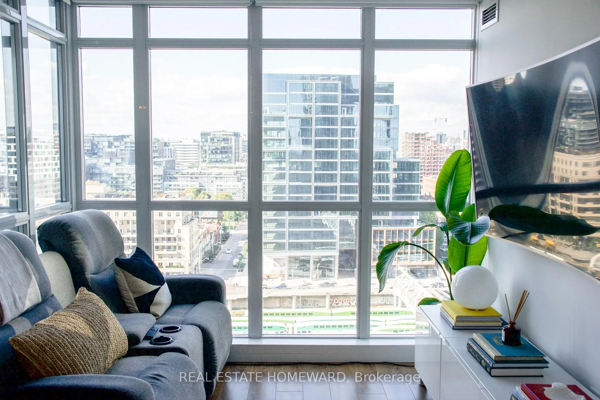 Photo 18 of Unit 1907, 151 Dan Leckie Way, Toronto, Waterfront Communities — HOMEH