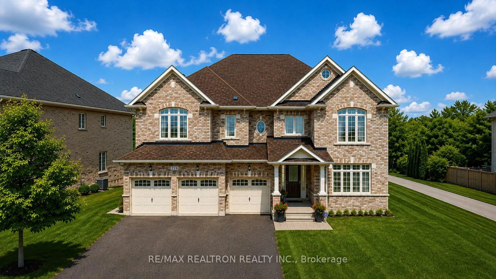 Photo 1 of 228 Upper Post Road, Vaughan, Patterson — HOMEH
