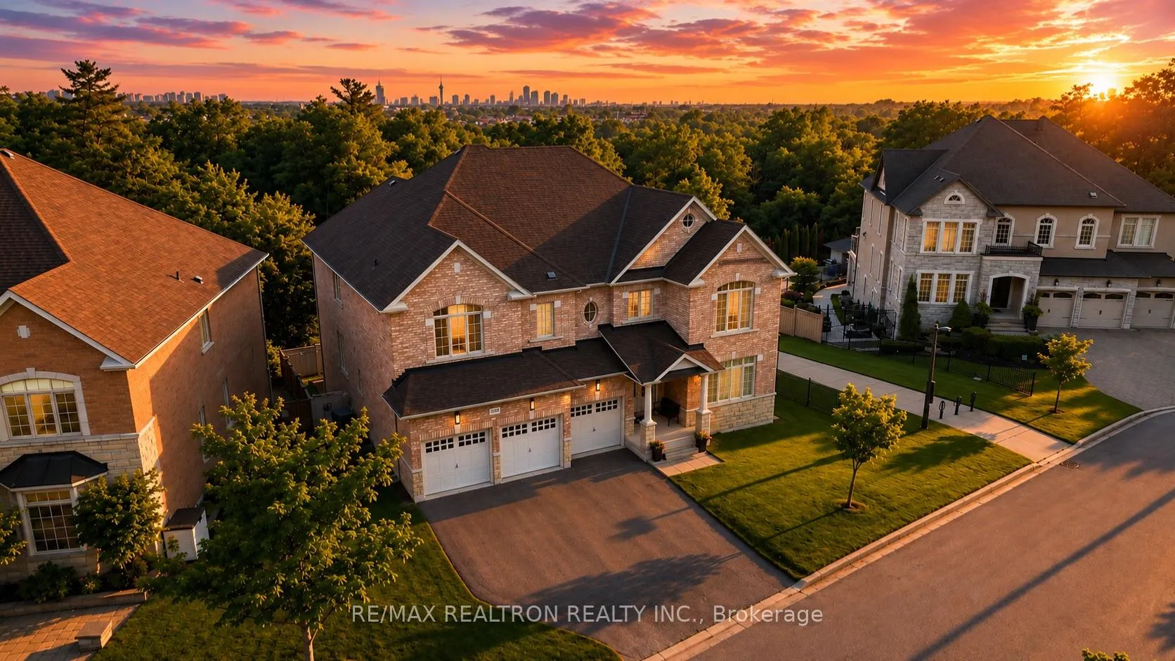Photo 3 of 228 Upper Post Road, Vaughan, Patterson — HOMEH