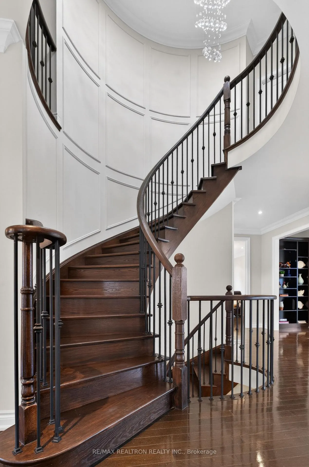 Photo 10 of 228 Upper Post Road, Vaughan, Patterson — HOMEH
