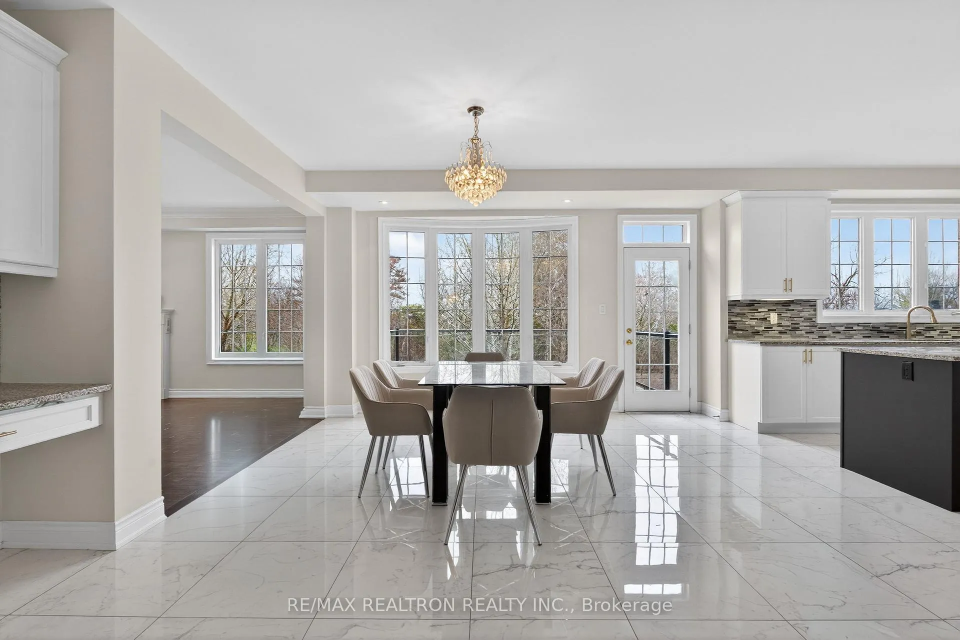 Photo 17 of 228 Upper Post Road, Vaughan, Patterson — HOMEH