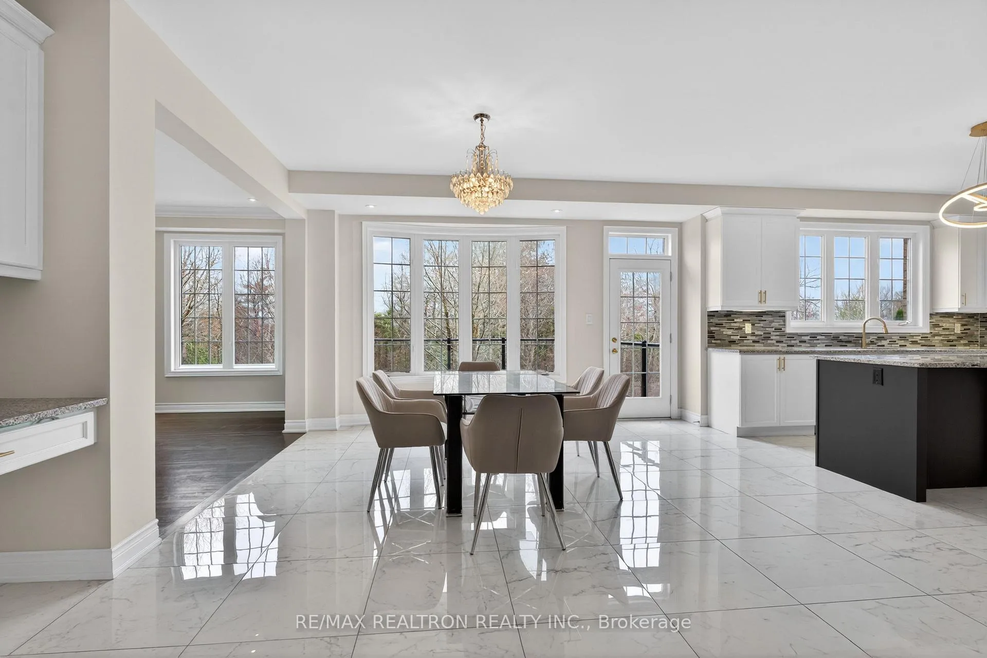 Photo 18 of 228 Upper Post Road, Vaughan, Patterson — HOMEH