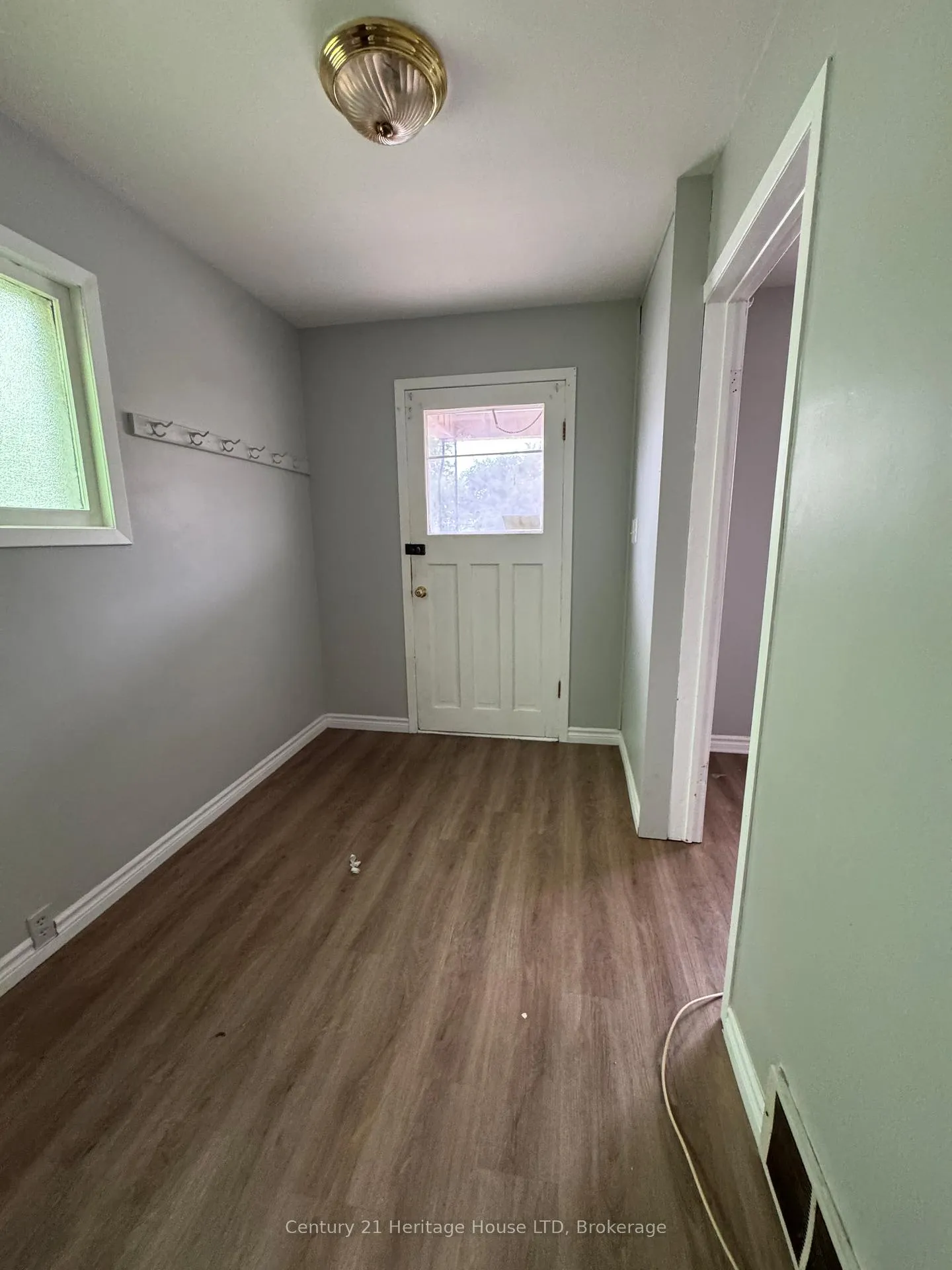 Photo 6 of 4688 Ryerson Crescent, Niagara Falls, Downtown — HOMEH