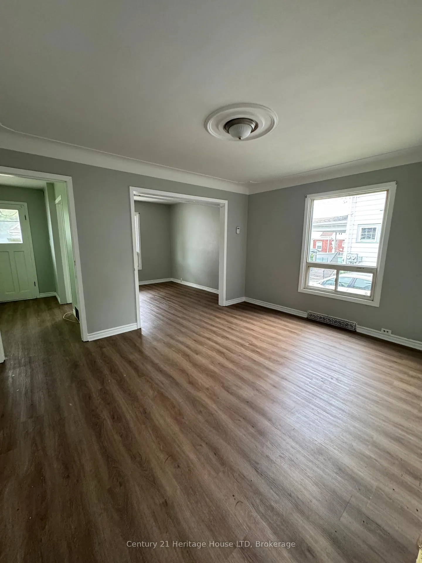 Photo 7 of 4688 Ryerson Crescent, Niagara Falls, Downtown — HOMEH