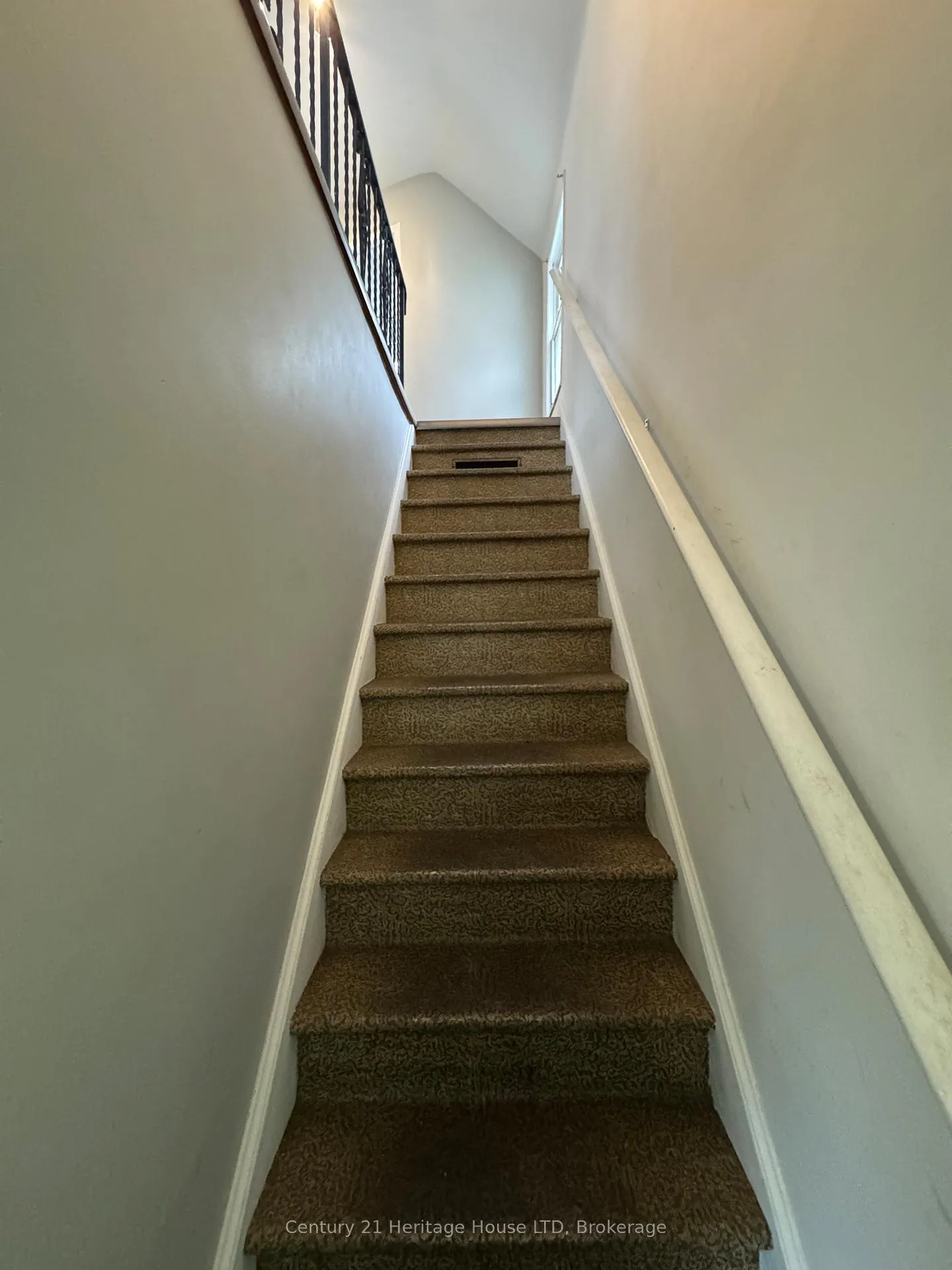 Photo 9 of 4688 Ryerson Crescent, Niagara Falls, Downtown — HOMEH
